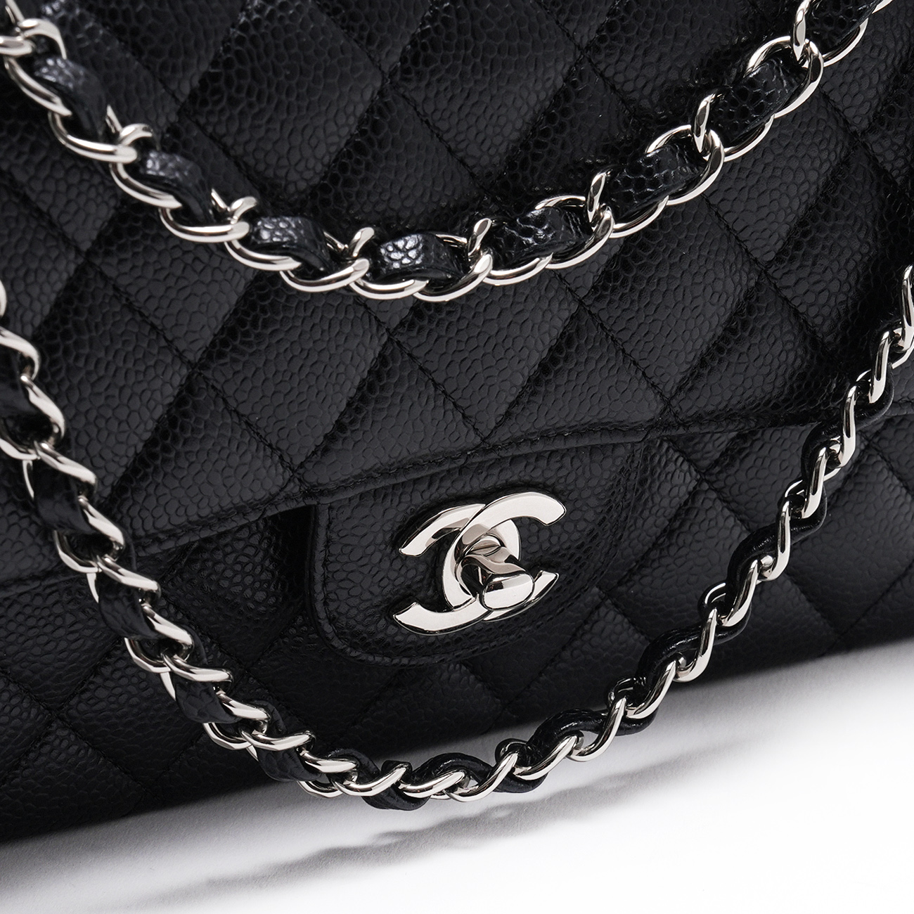 CHANEL(USED)샤넬 캐비어 클래식 미듐 플랩백
