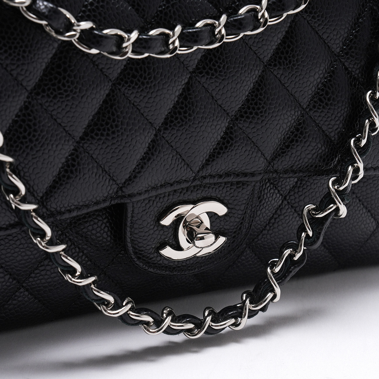 CHANEL(USED)샤넬 캐비어 클래식 미듐 플랩백