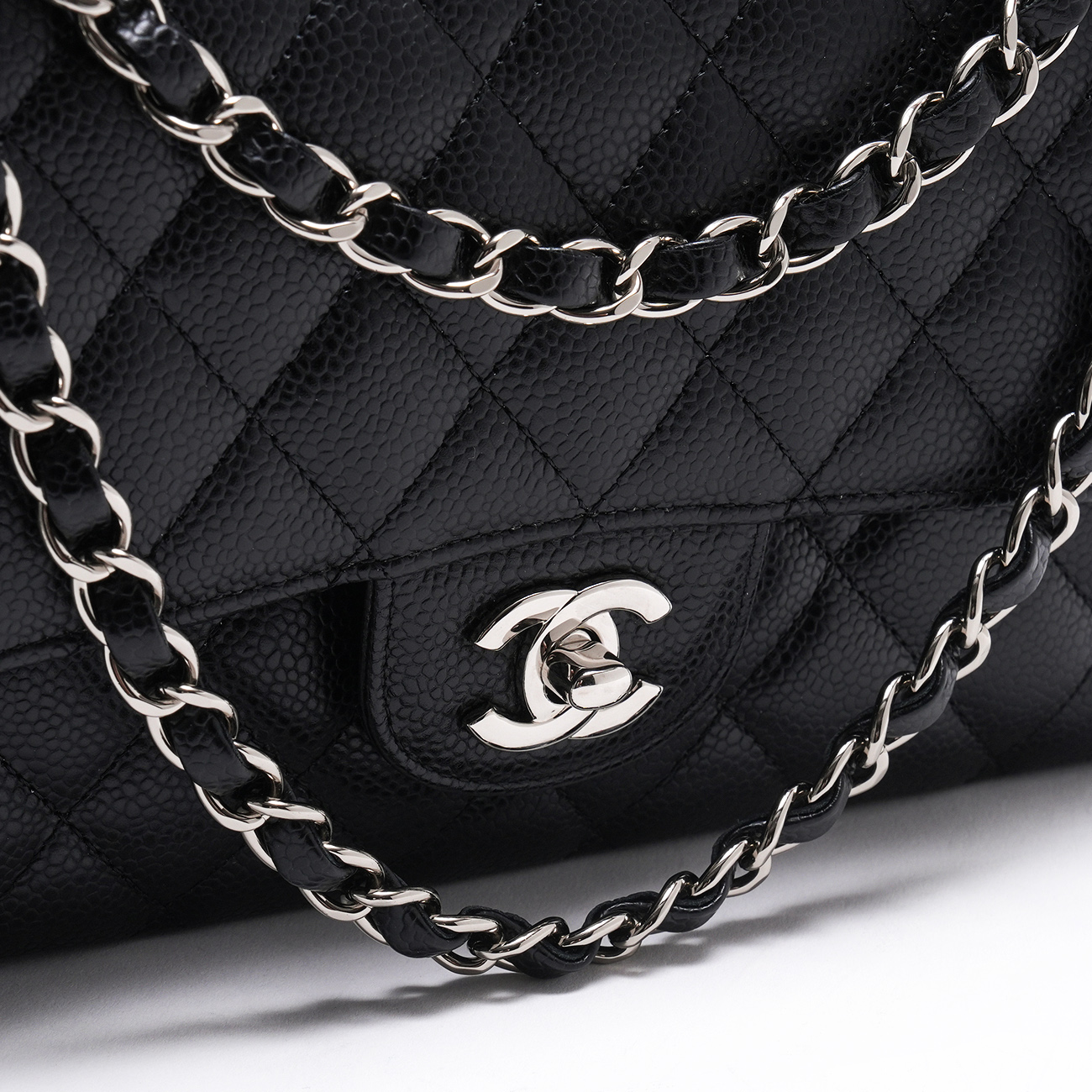 CHANEL(USED)샤넬 캐비어 클래식 미듐 플랩백