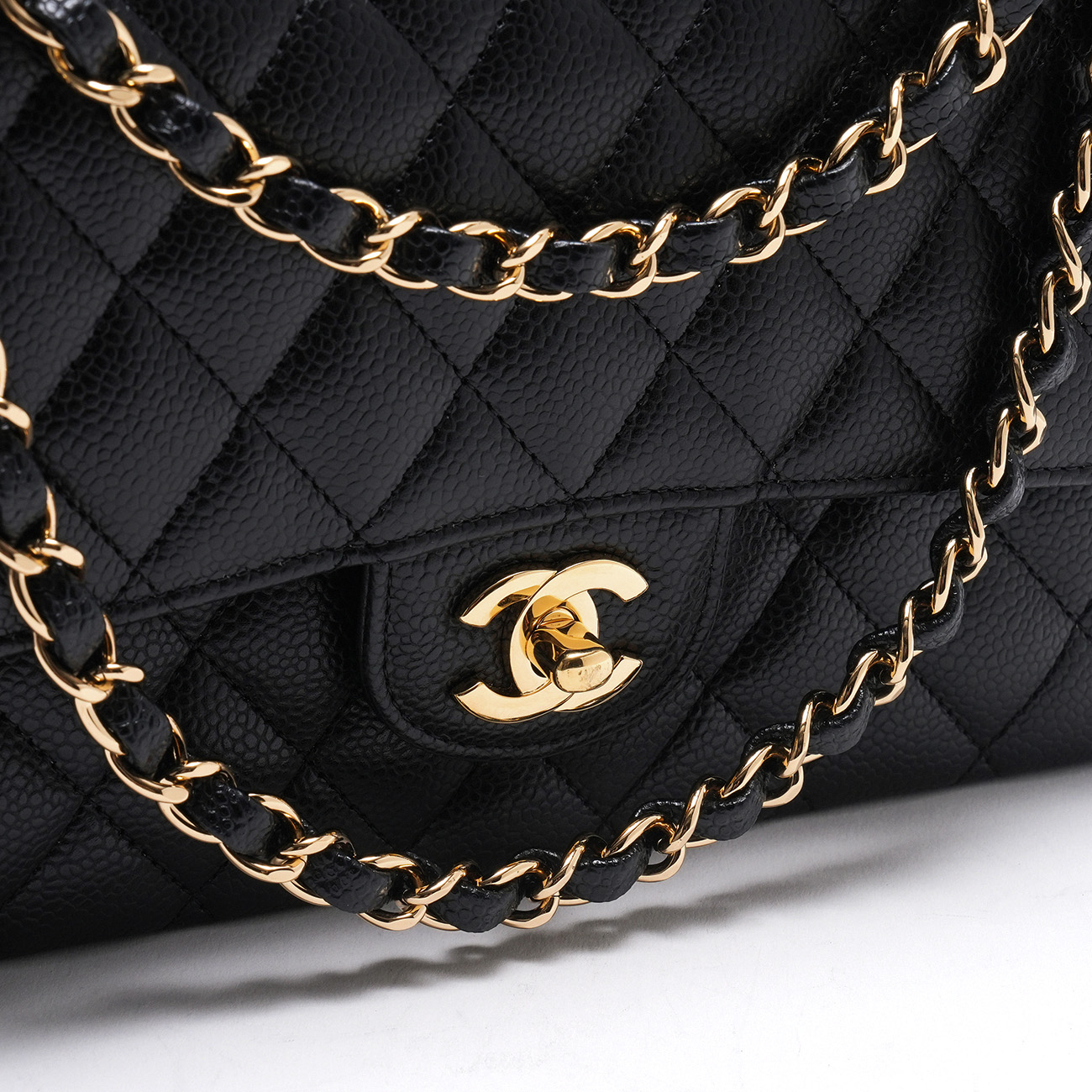 CHANEL(USED)샤넬 캐비어 클래식 미듐 플랩백