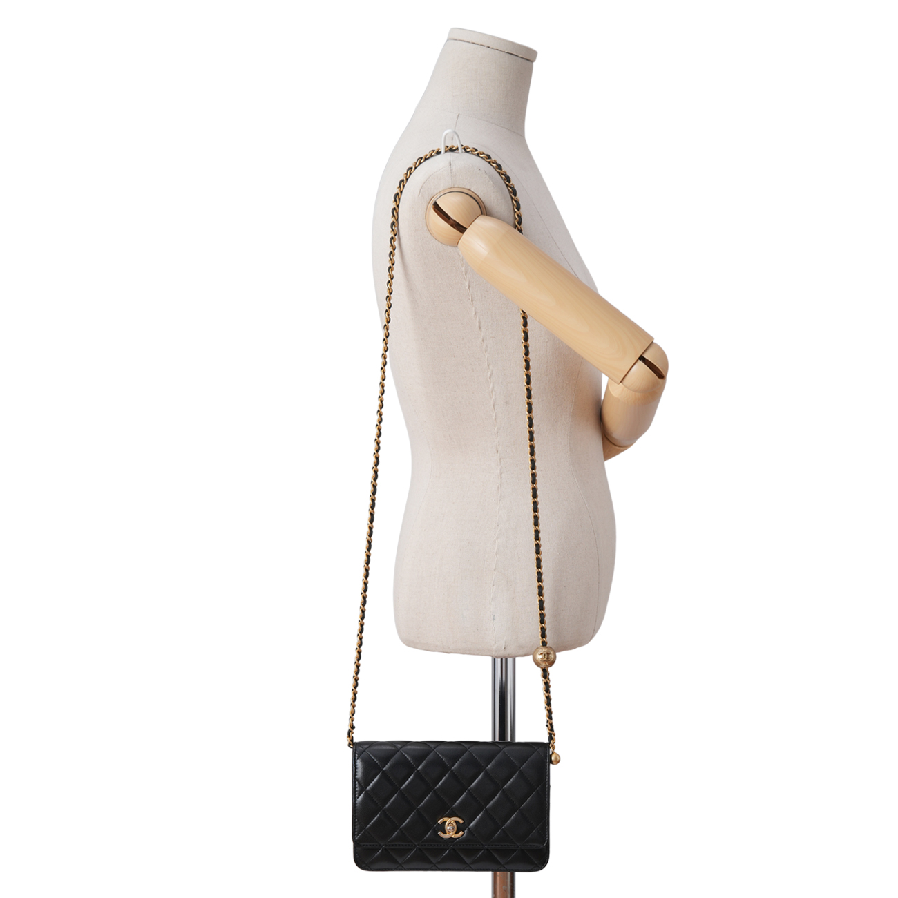 CHANEL(USED)샤넬 AP1450 램스킨 클래식 골든볼 WOC