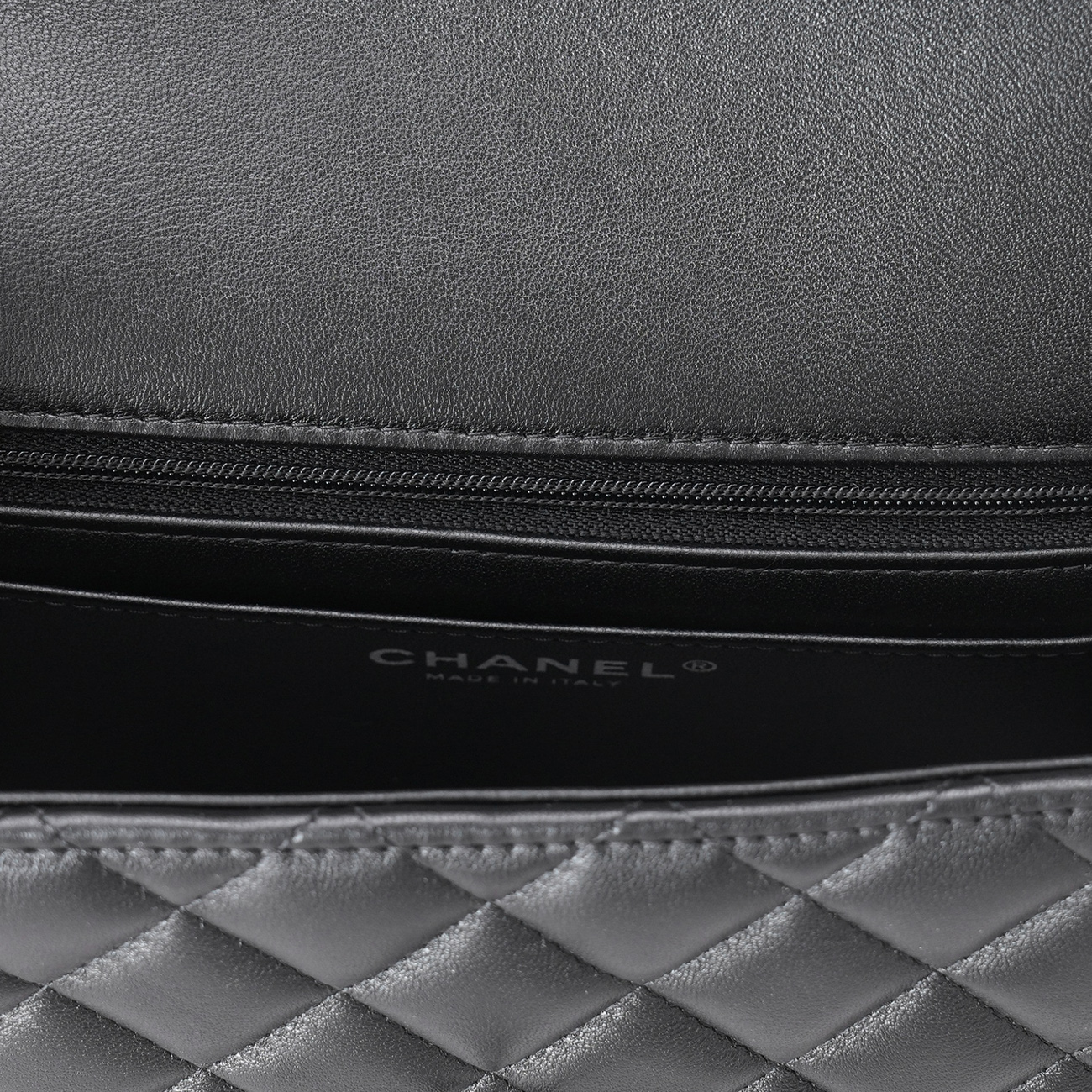 CHANEL(NEW PRODUCT)샤넬 램스킨 클래식 뉴미니 탑핸들(새상품)