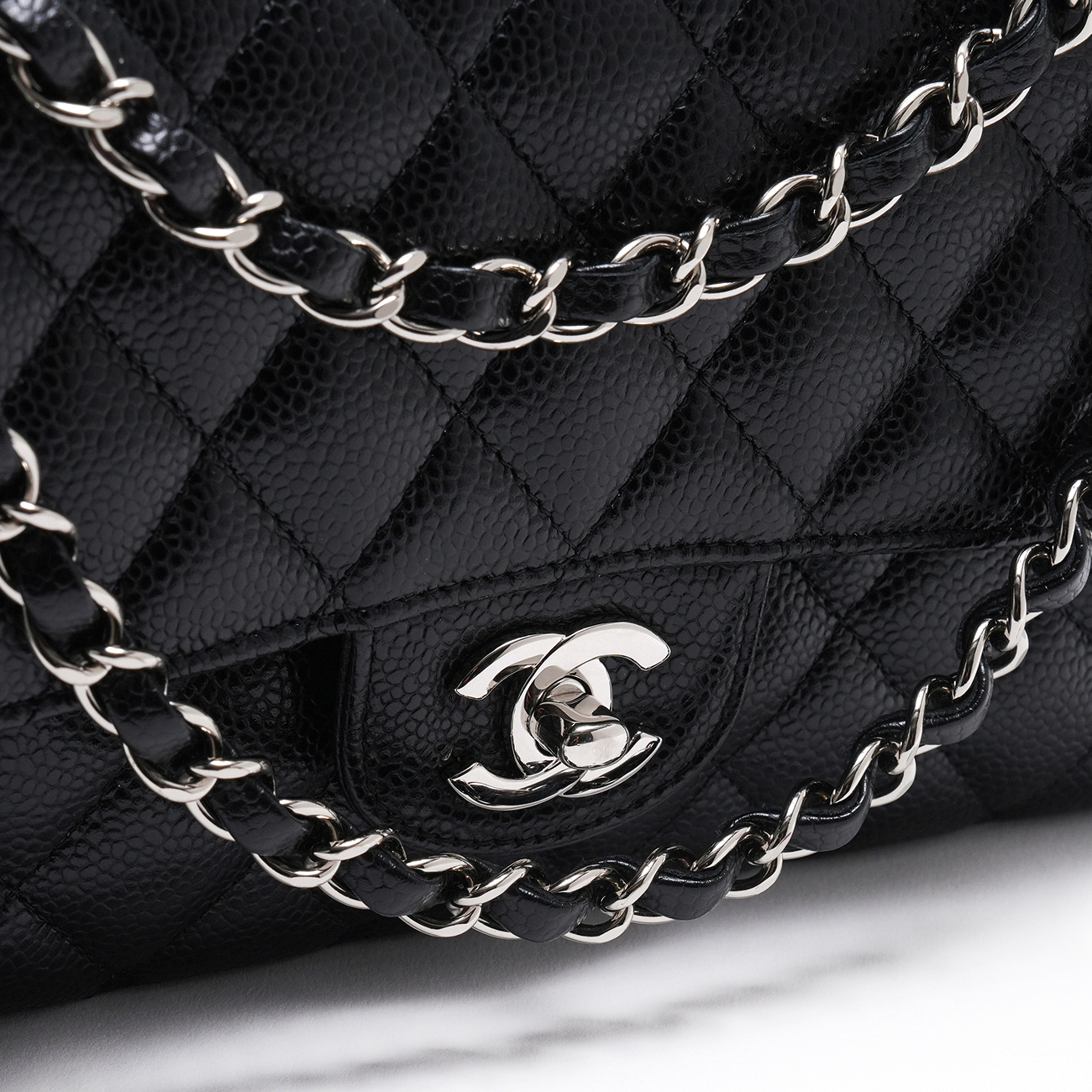 CHANEL(USED)샤넬 캐비어 클래식 미듐 플랩백