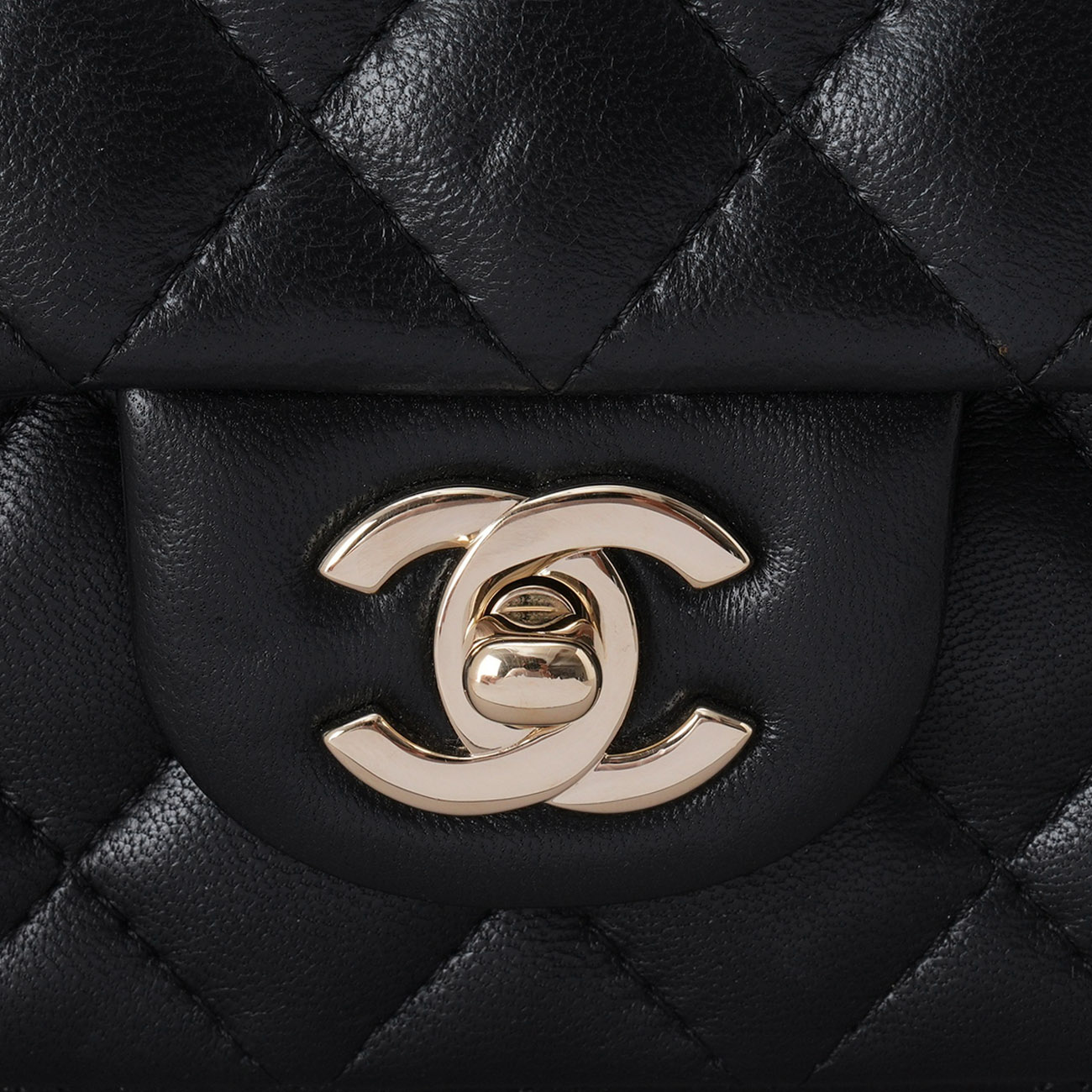 CHANEL(USED)샤넬 램스킨 클래식 뉴미니 크로스백