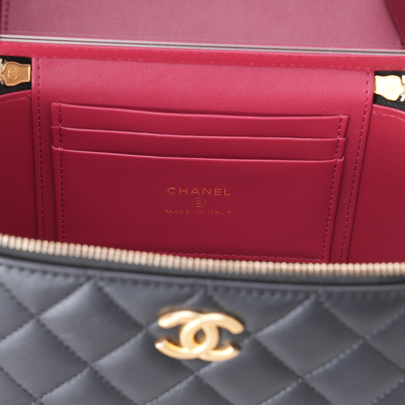 CHANEL(USED)샤넬 AP3301 램스킨 직사각 까멜리아 골든볼 베니티 체인백