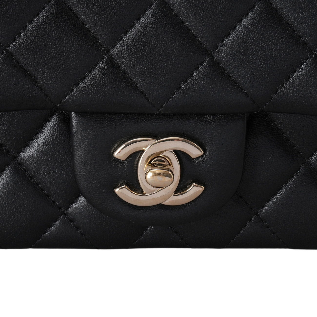 CHANEL(USED)샤넬 램스킨 클래식 뉴미니 크로스백