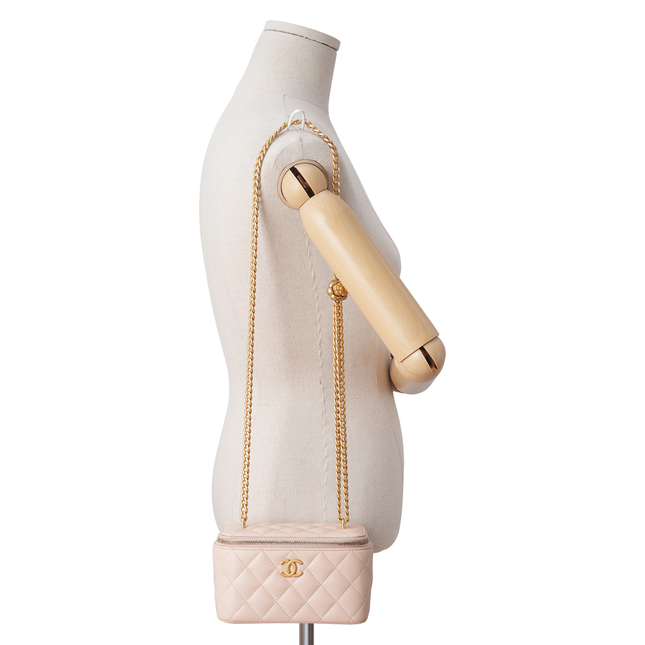 CHANEL(USED)샤넬 AP3301 시즌 램스킨 베니티 까멜리아 골든볼 크로스백