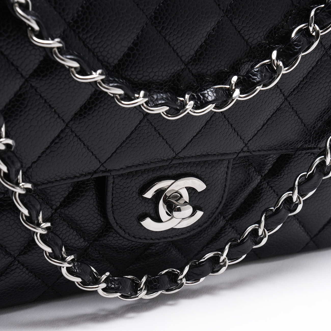CHANEL(USED)샤넬 캐비어 클래식 미듐 플랩백
