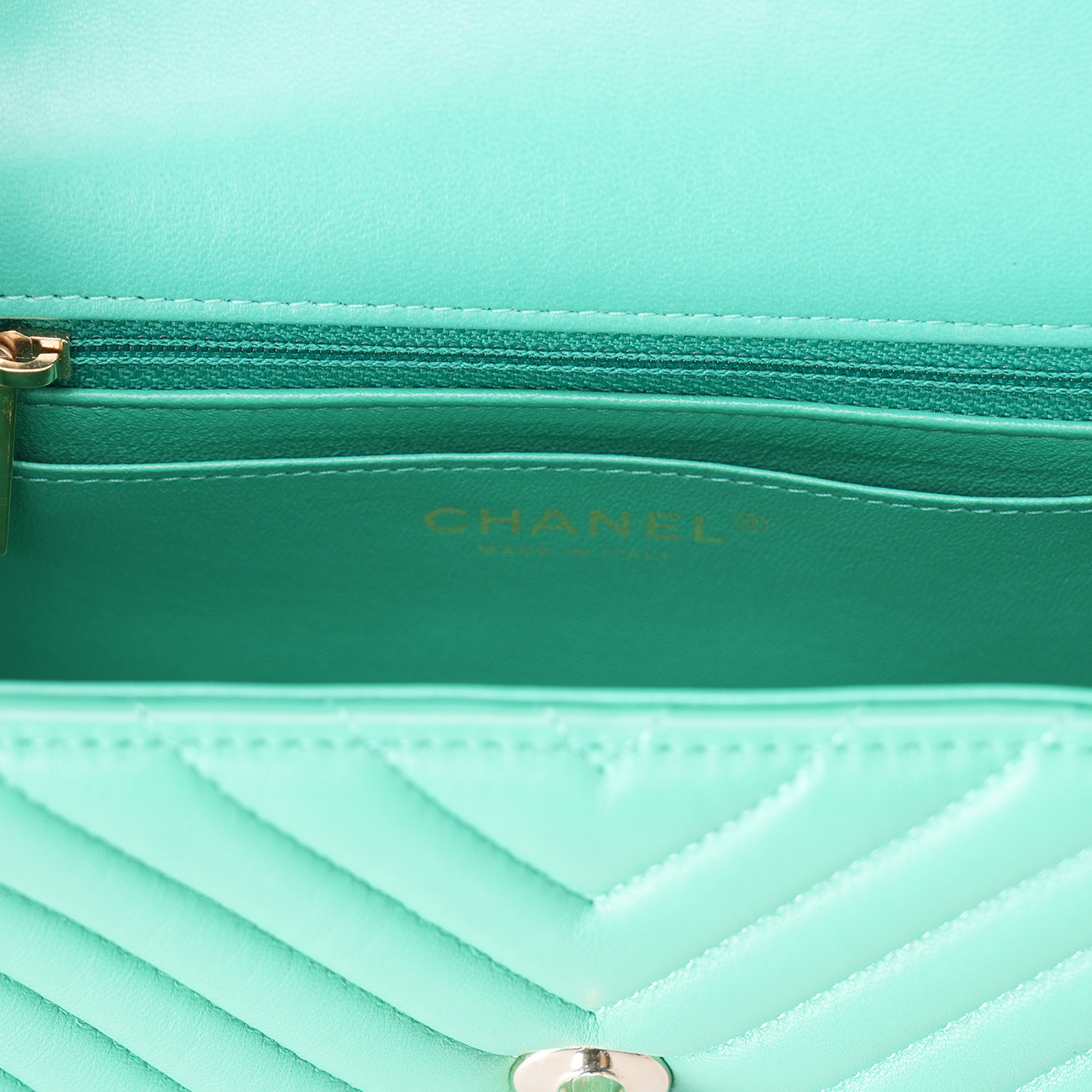 CHANEL(USED)샤넬 램스킨 쉐브론 뉴미니 크로스백
