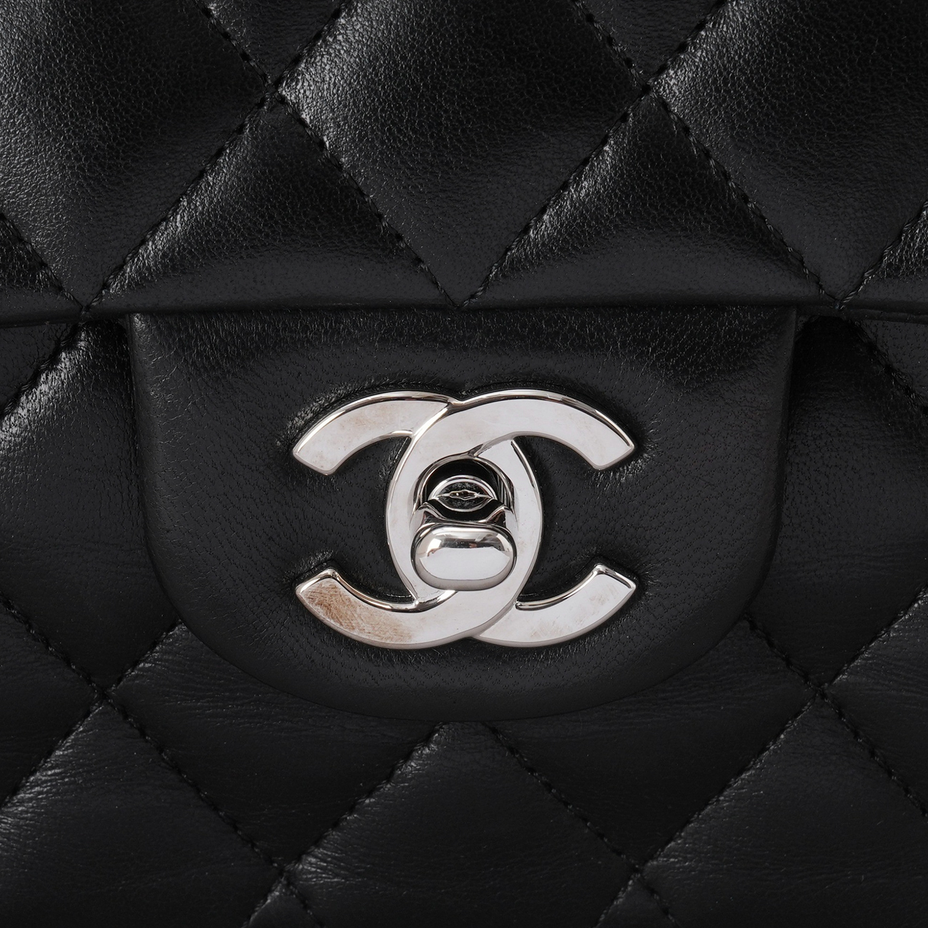 CHANEL(USED)샤넬 램스킨 클래식 미듐 플랩백