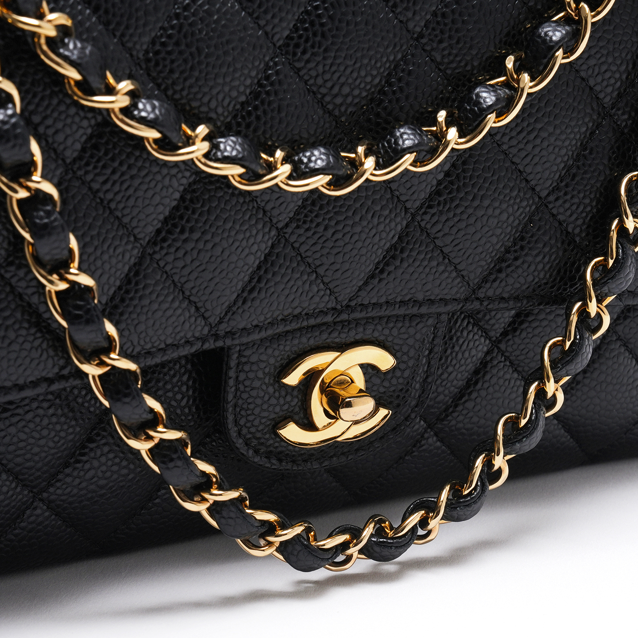 CHANEL(USED)샤넬 캐비어 클래식 미듐 플랩백