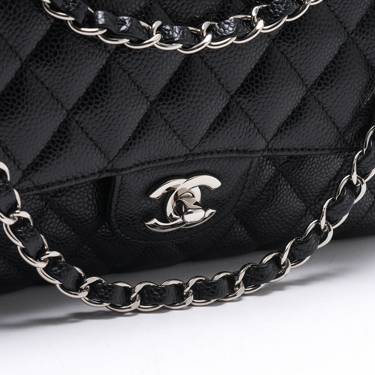 CHANEL(USED)샤넬 캐비어 클래식 미듐 플랩백