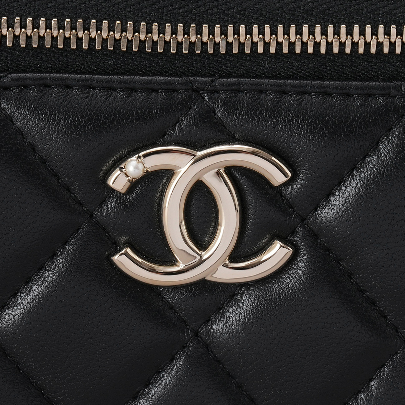 CHANEL(USED)샤넬 AP3956 램스킨 진주 탑핸들 직사각 베니티