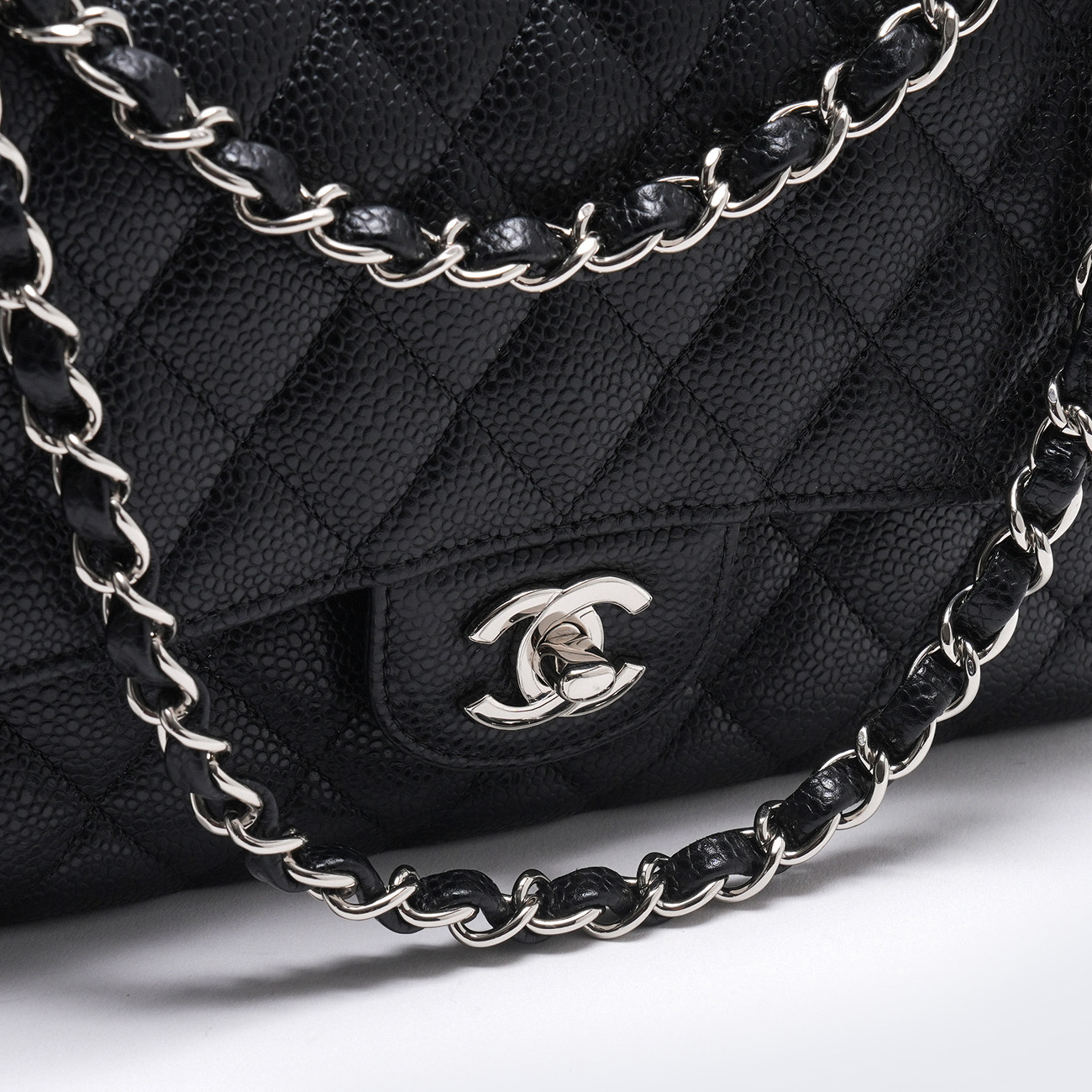CHANEL(USED)샤넬 캐비어 클래식 미듐 플랩백
