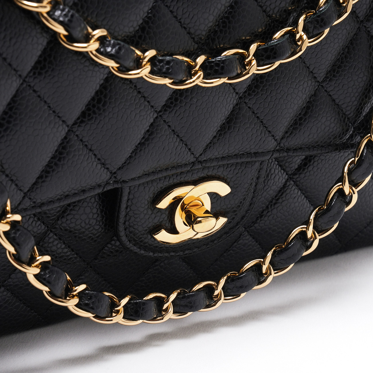 CHANEL(USED)샤넬 캐비어 클래식 미듐 플랩백