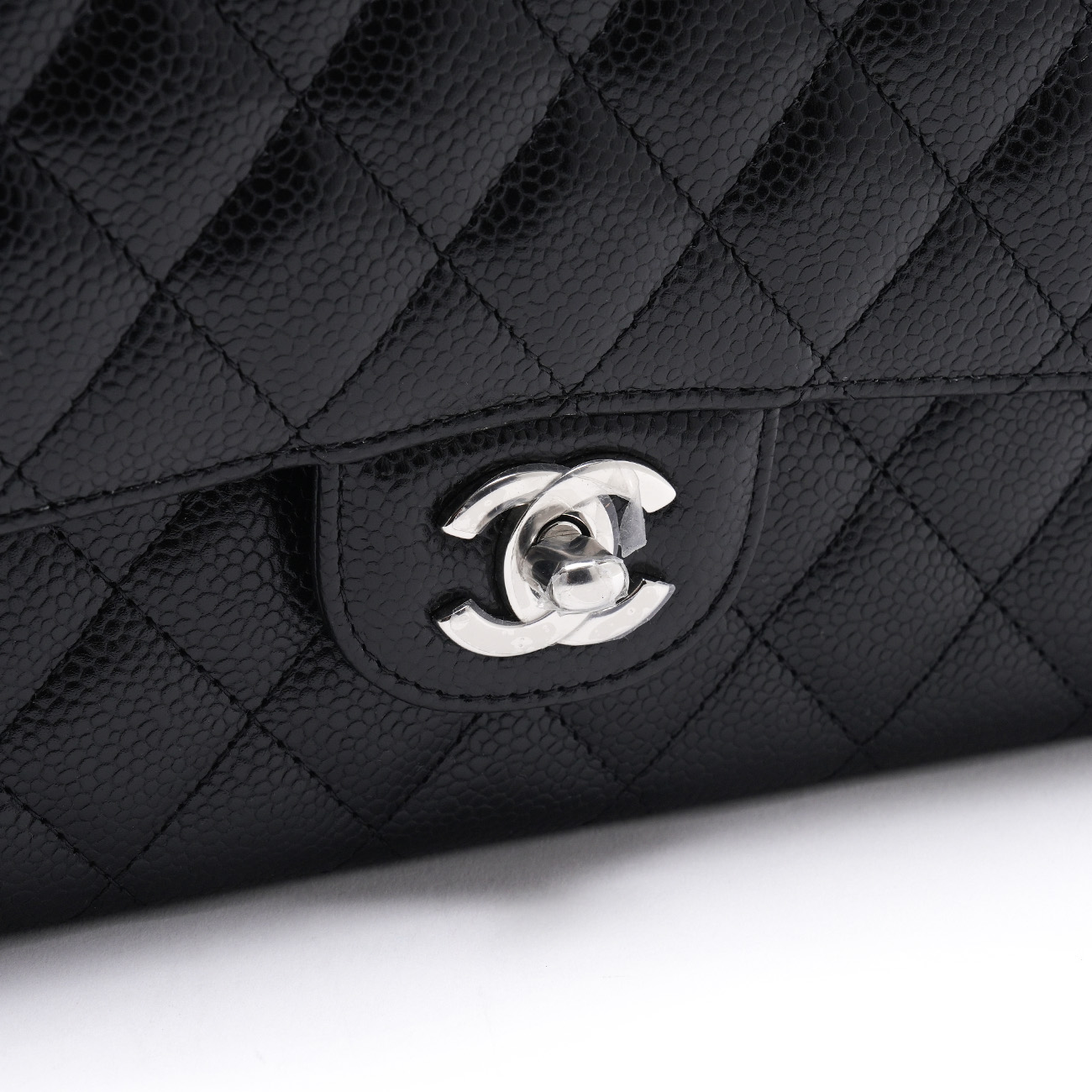 CHANEL(NEW)샤넬 캐비어 클래식 미듐 플랩백 (새상품) NEW PRODUCT