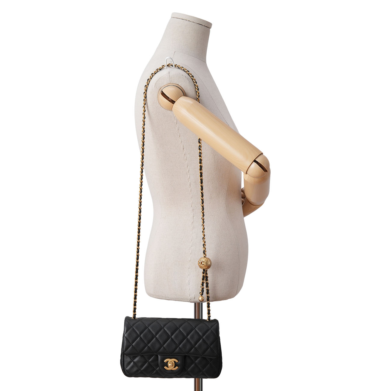 CHANEL(USED)샤넬 램스킨 뉴미니 골든볼 크로스백