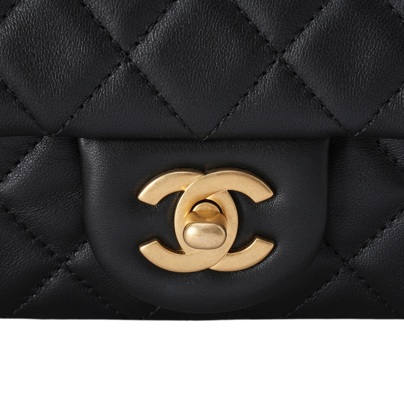 CHANEL(USED)샤넬 램스킨 뉴미니 골든볼 크로스백