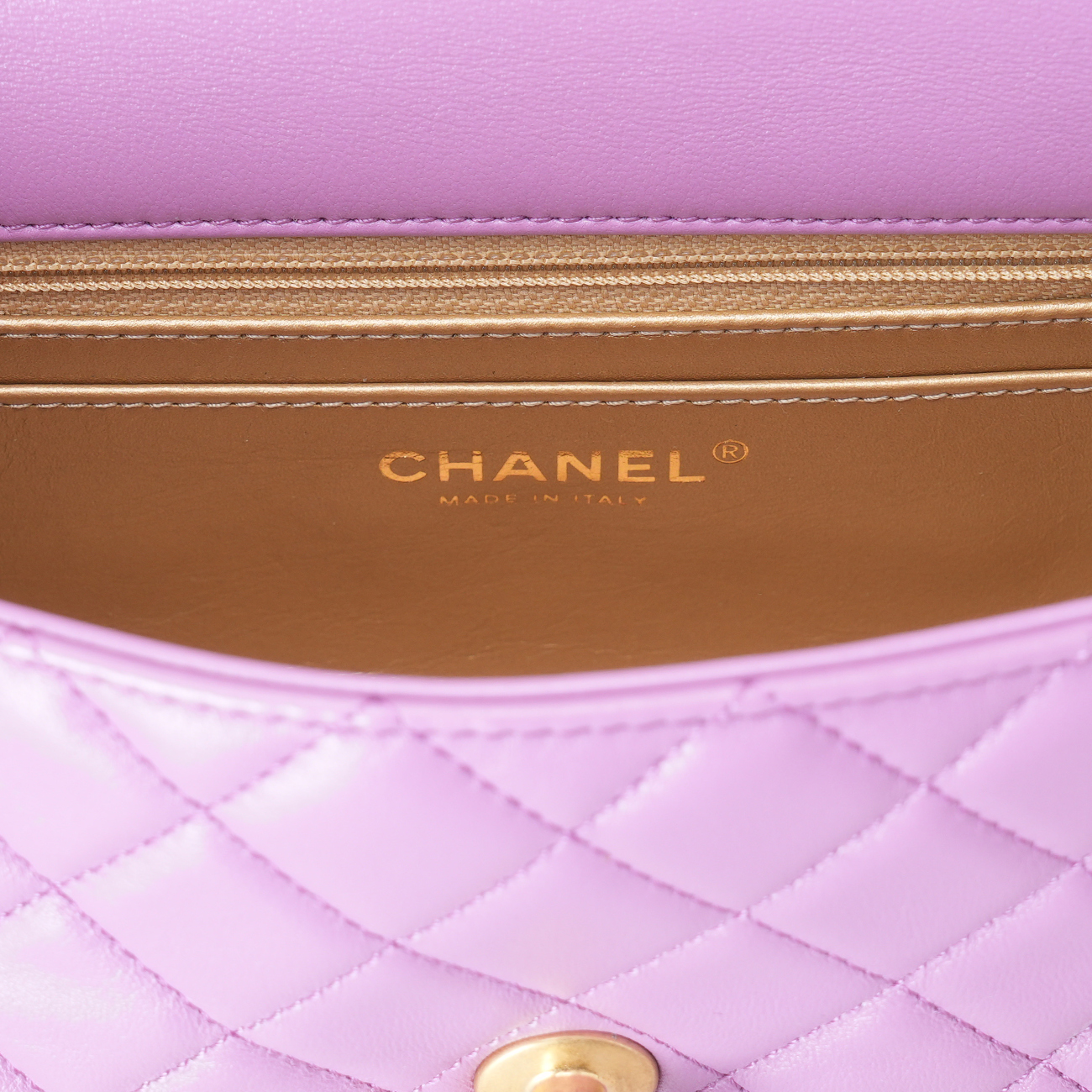 CHANEL(USED)샤넬 램스킨 뉴미니 골든볼 크로스백