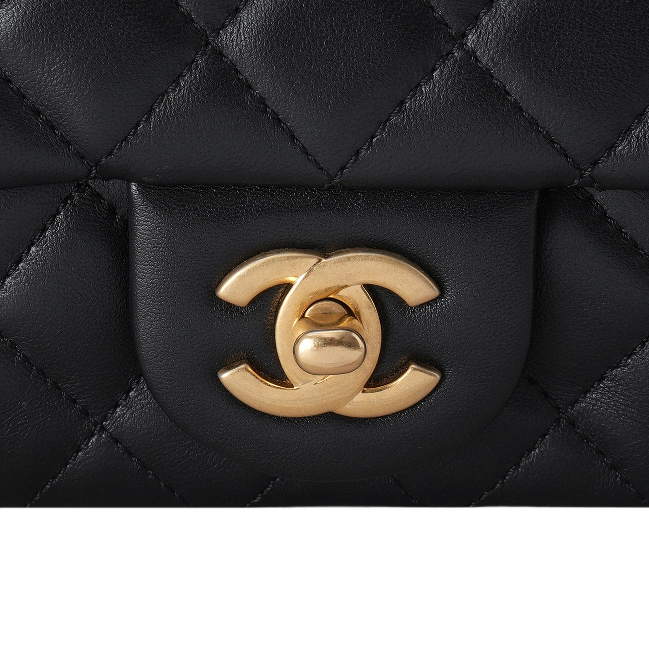 CHANEL(USED)샤넬 시즌 램스킨 프릴장식 뉴미니 크로스백