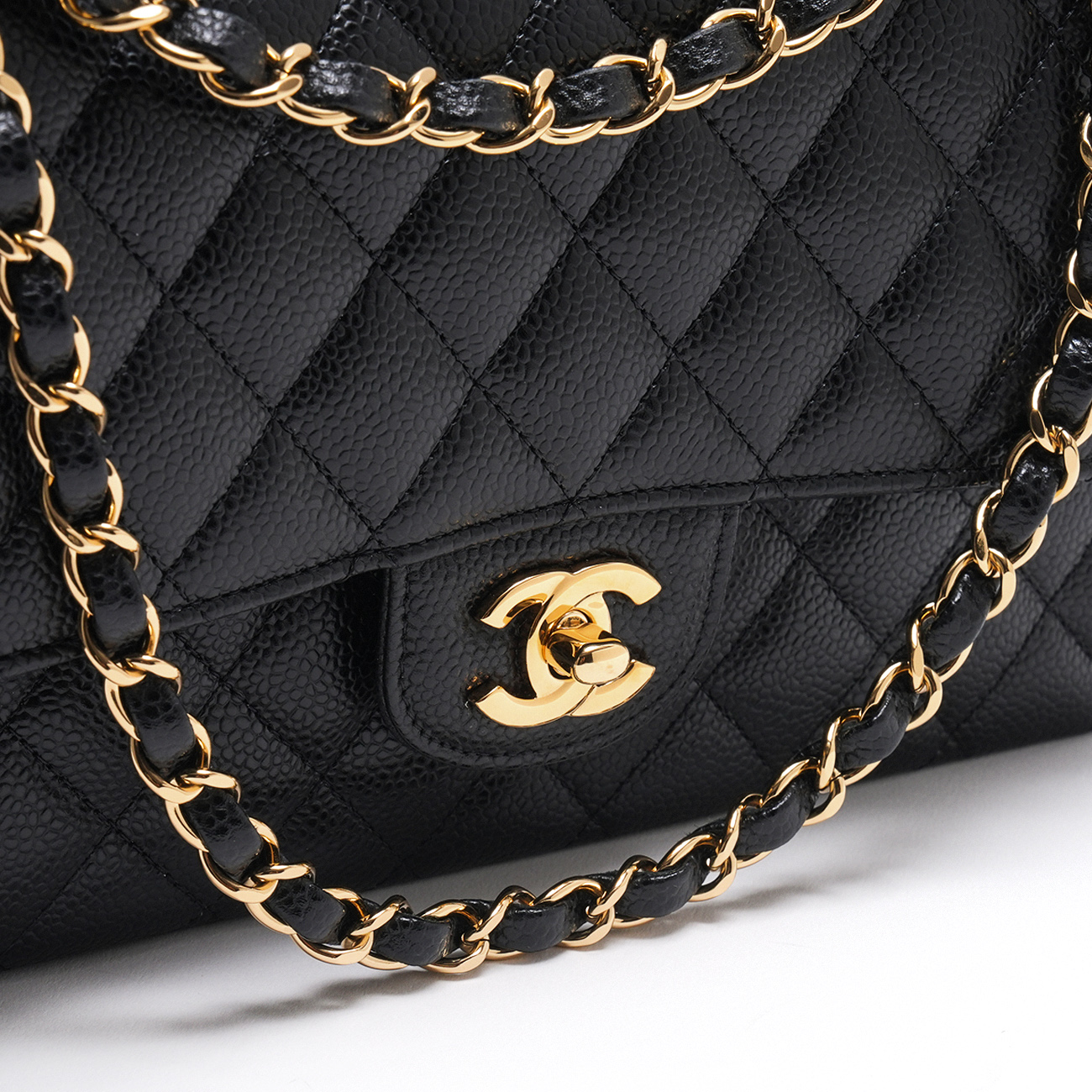 CHANEL(USED)샤넬 캐비어 클래식 미듐 플랩백