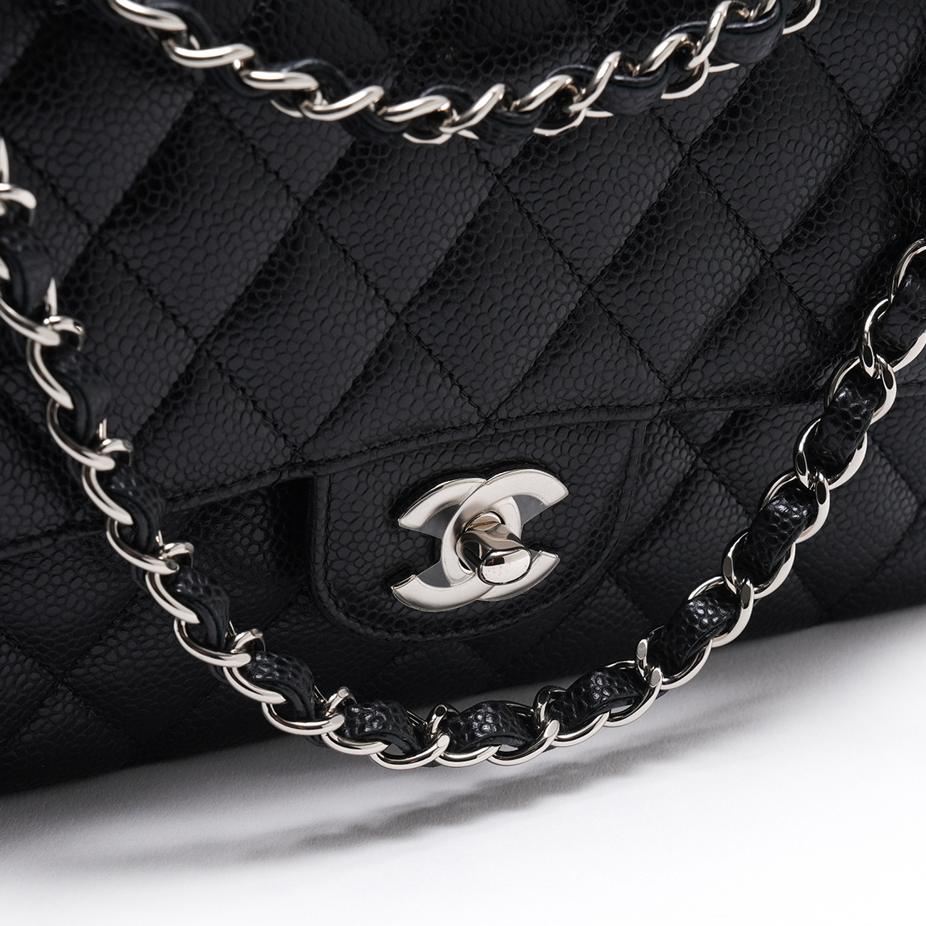CHANEL(USED)샤넬 캐비어 클래식 미듐 플랩백