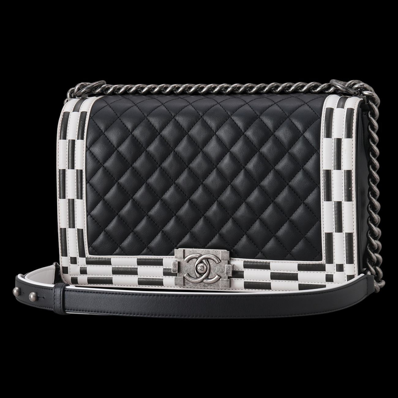 CHANEL(USED)샤넬 시즌 보이샤넬 뉴미듐 플랩백