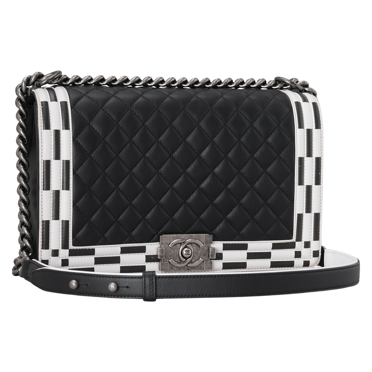 CHANEL(USED)샤넬 시즌 보이샤넬 뉴미듐 플랩백