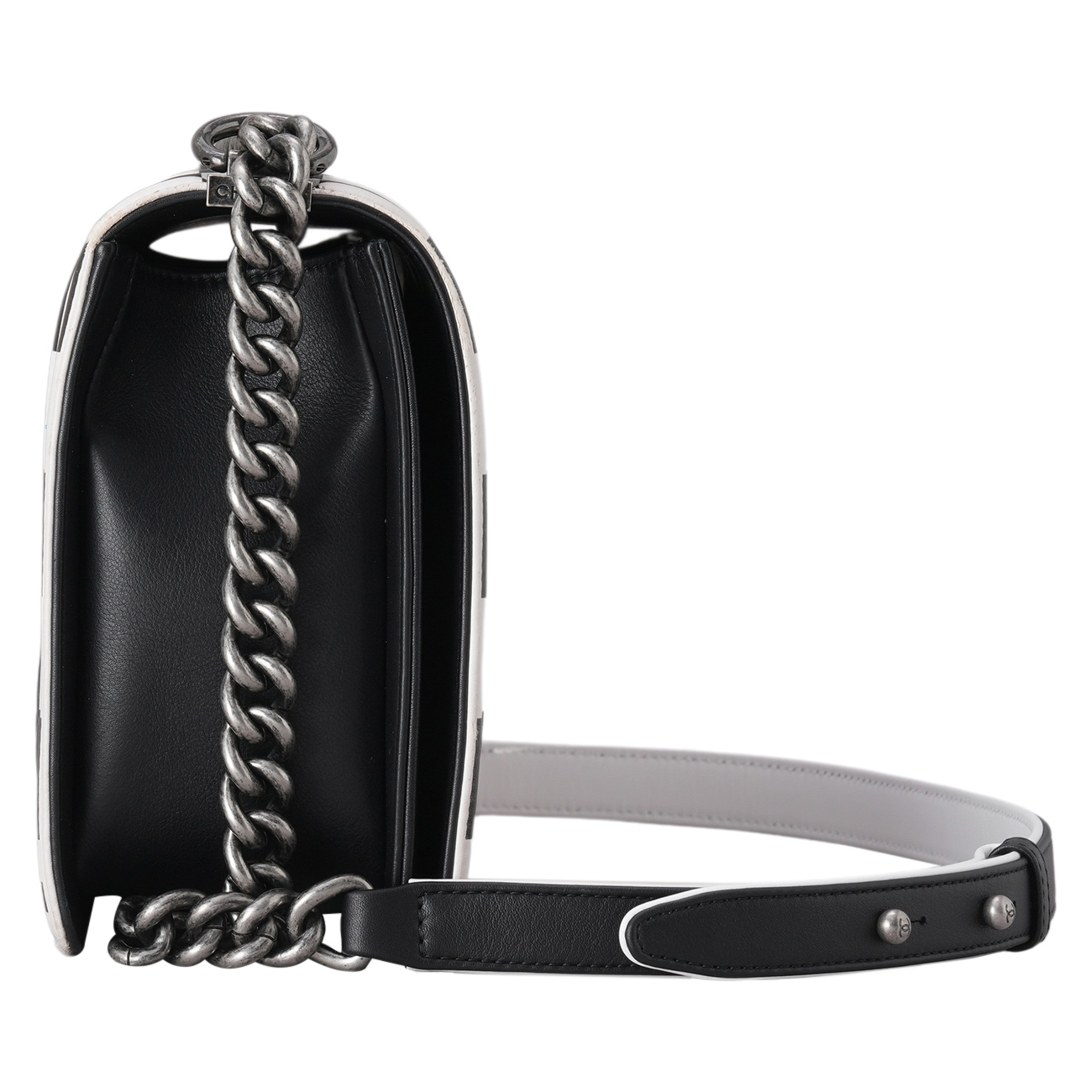 CHANEL(USED)샤넬 시즌 보이샤넬 뉴미듐 플랩백