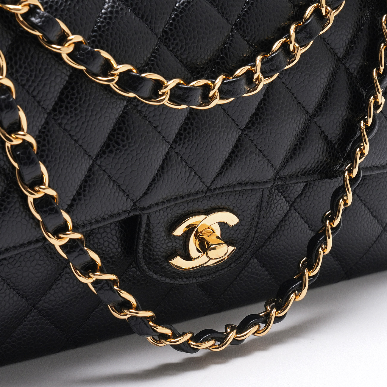CHANEL(USED)샤넬 A01112 캐비어 클래식 미듐 플랩백