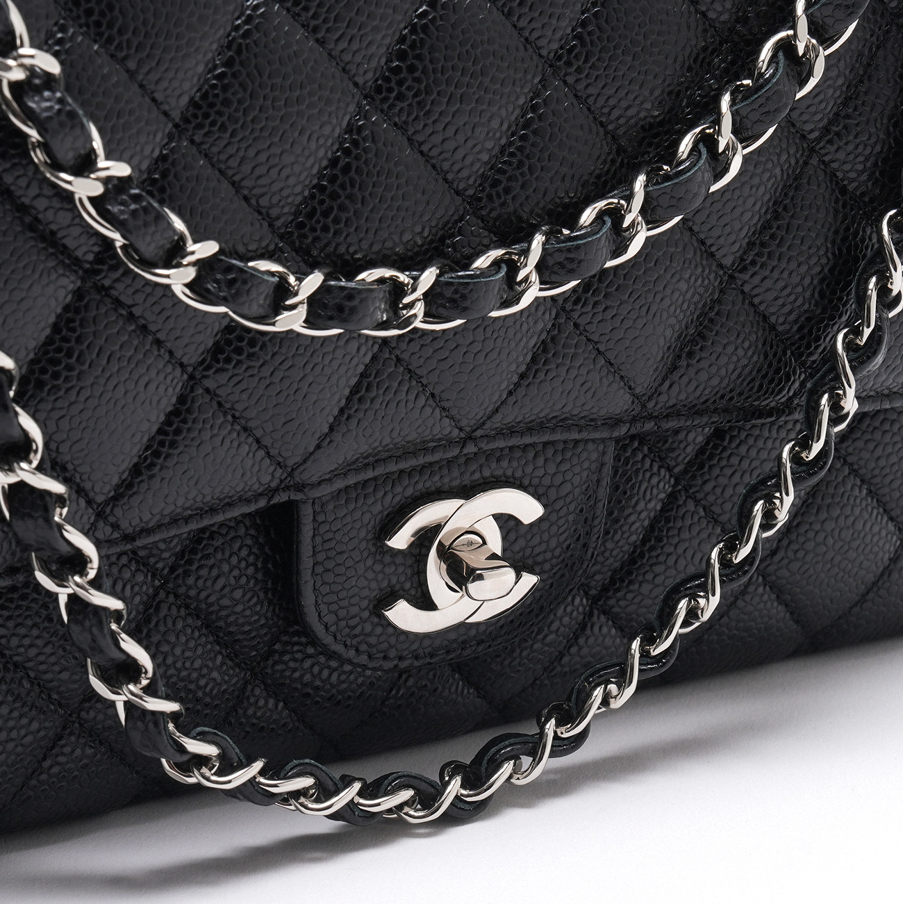 CHANEL(USED)샤넬 캐비어 클래식 미듐 플랩백