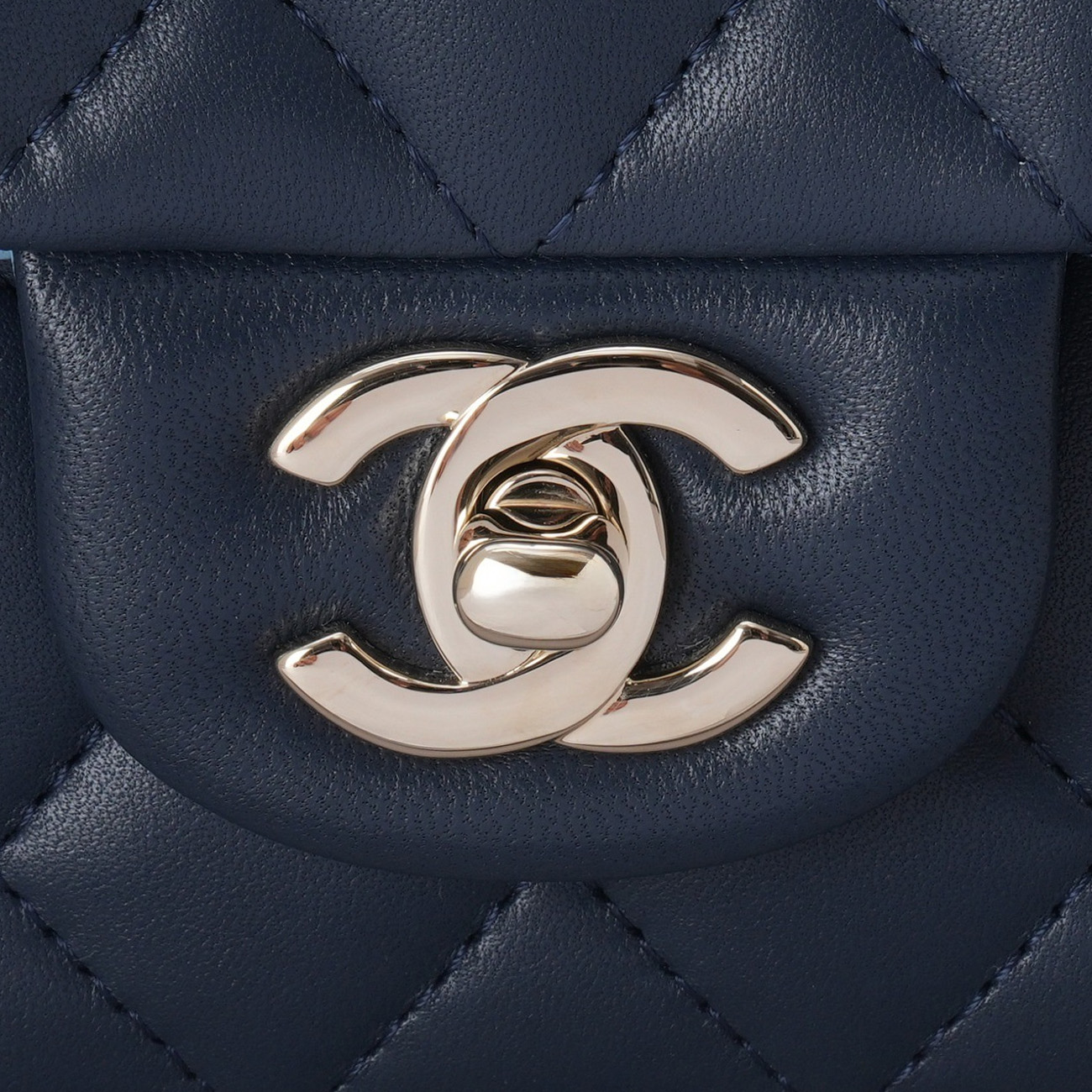 CHANEL(USED)샤넬 램스킨 클래식 뉴미니 탑핸들