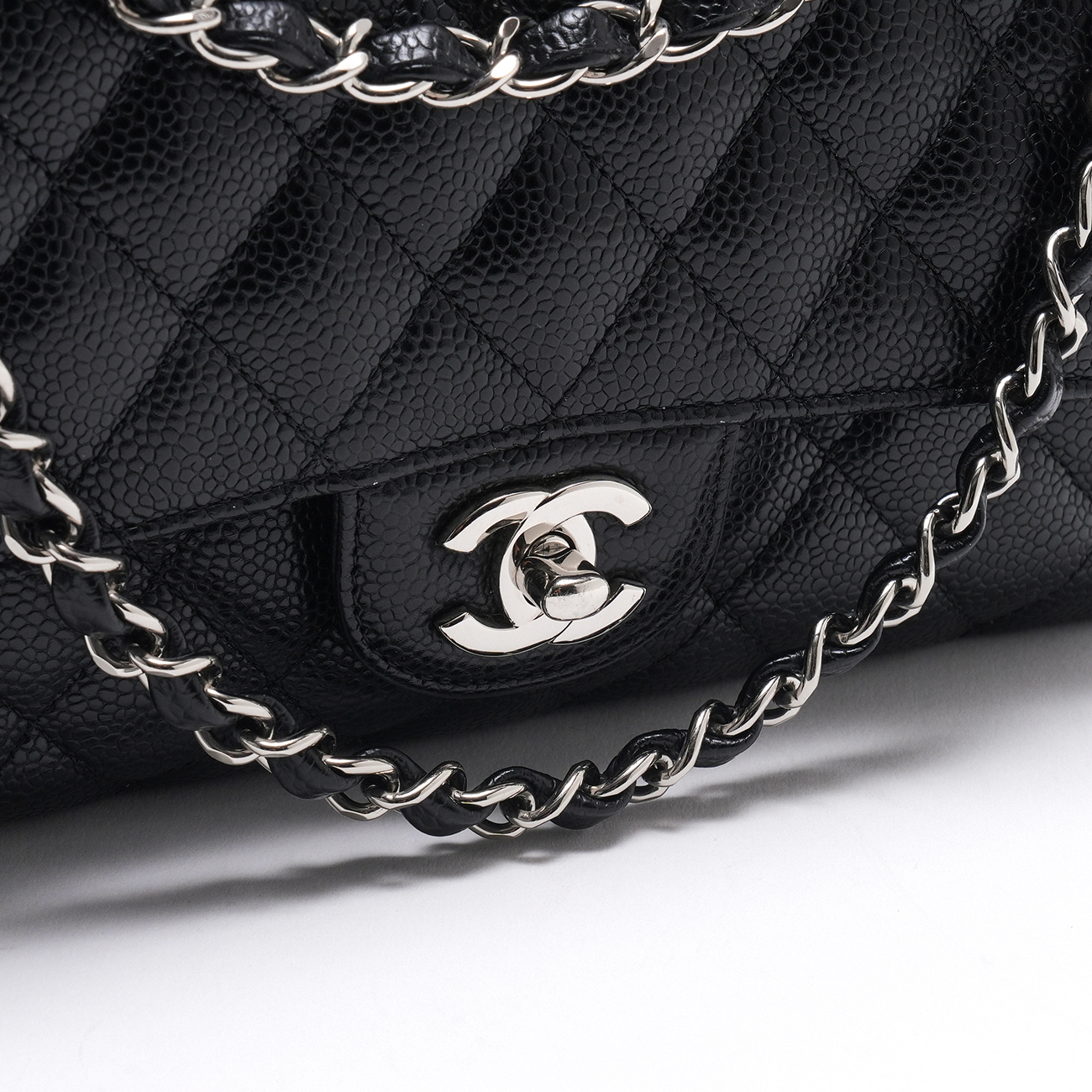CHANEL(USED)샤넬 캐비어 클래식 미듐 플랩백
