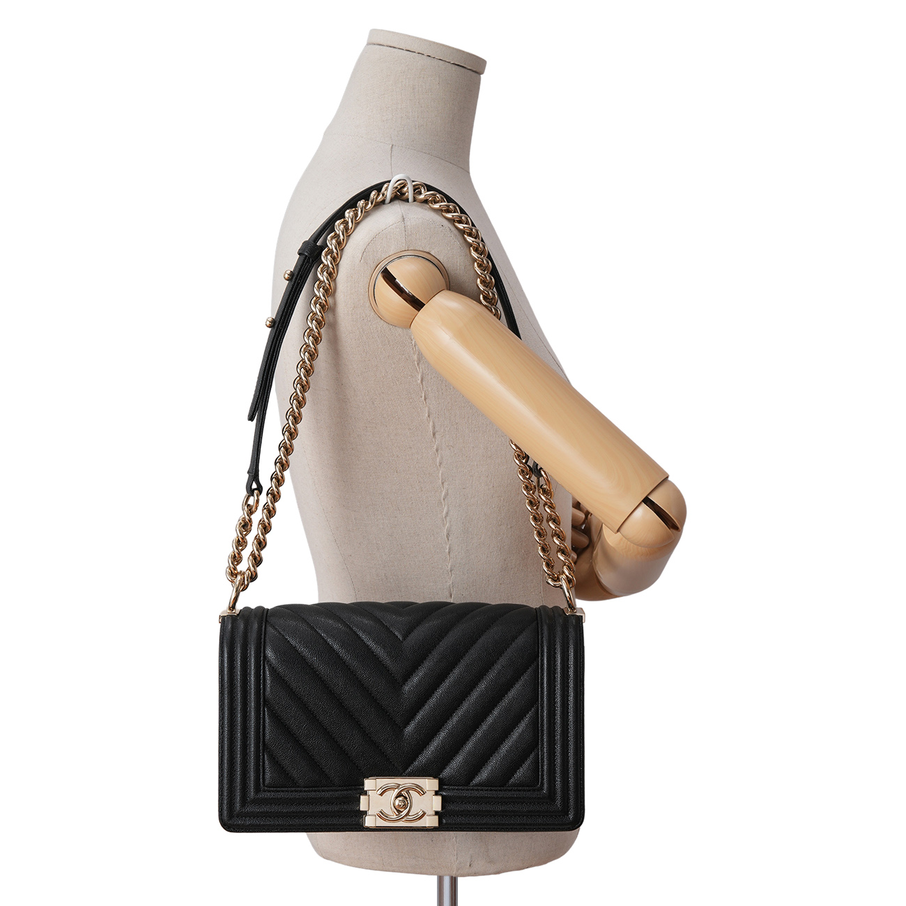 CHANEL(USED)샤넬 캐비어 쉐브론 보이샤넬 미듐 플랩백