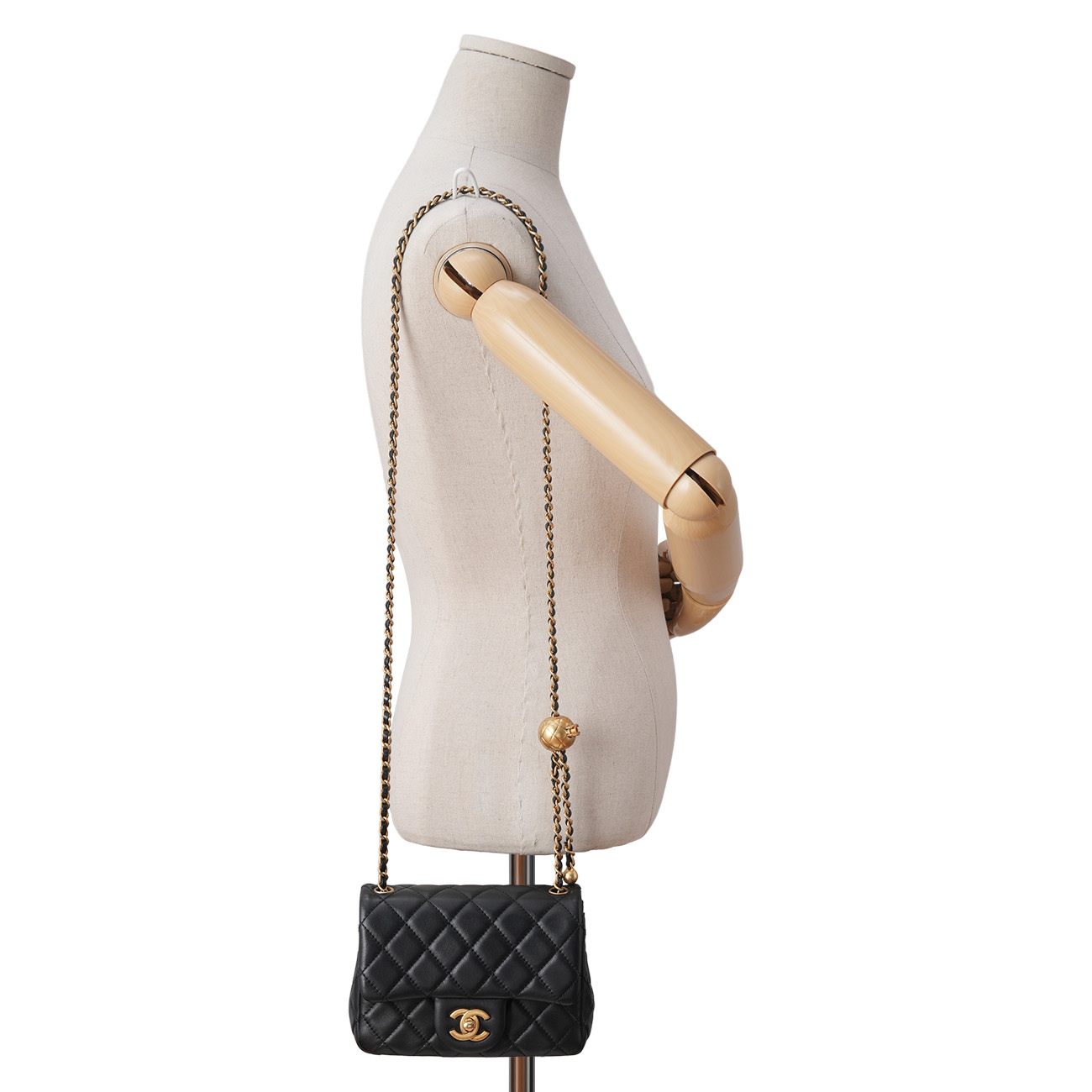 CHANEL(USED)샤넬 램스킨 클래식 쁘띠삭 골든볼