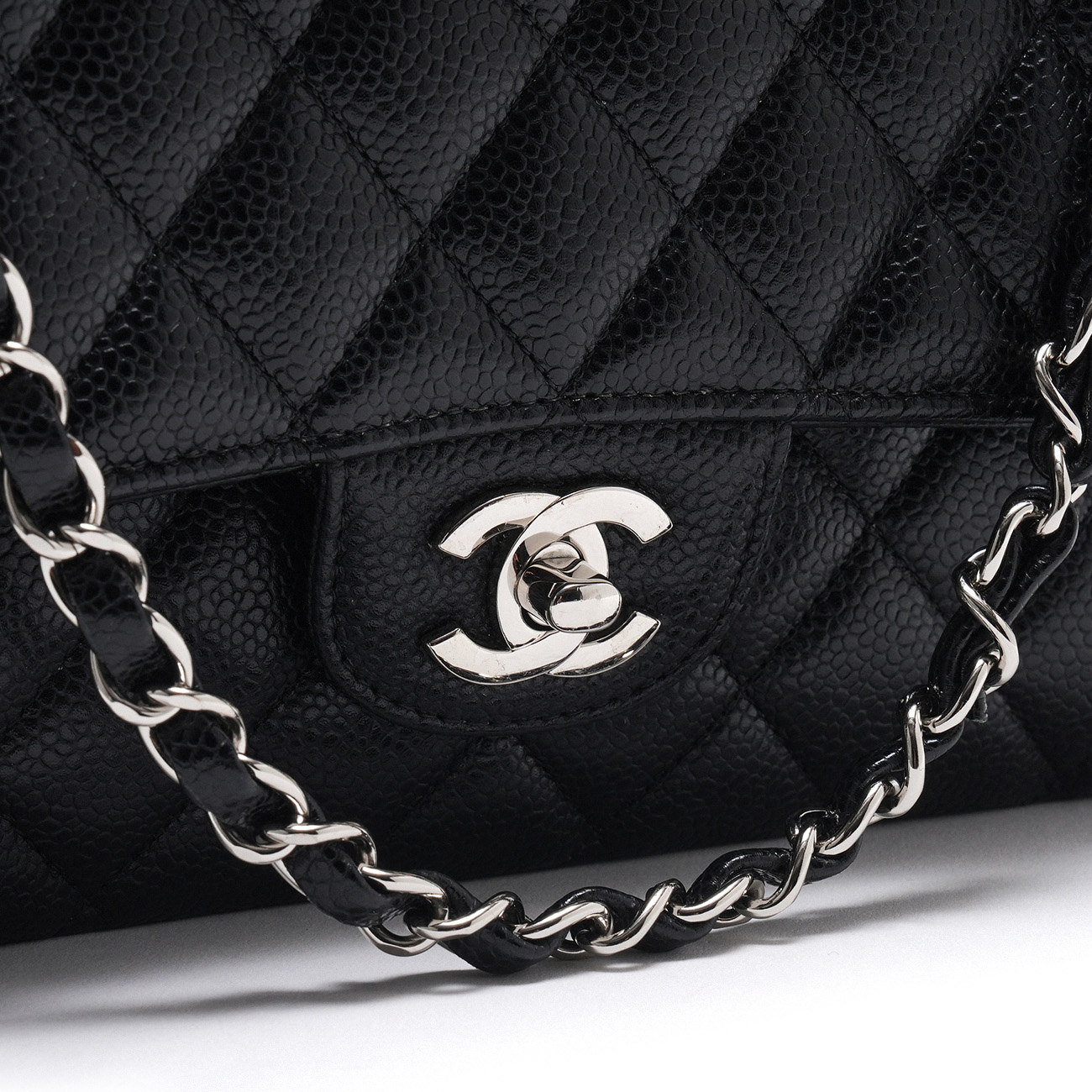CHANEL(USED)샤넬 캐비어 클래식 미듐 플랩백