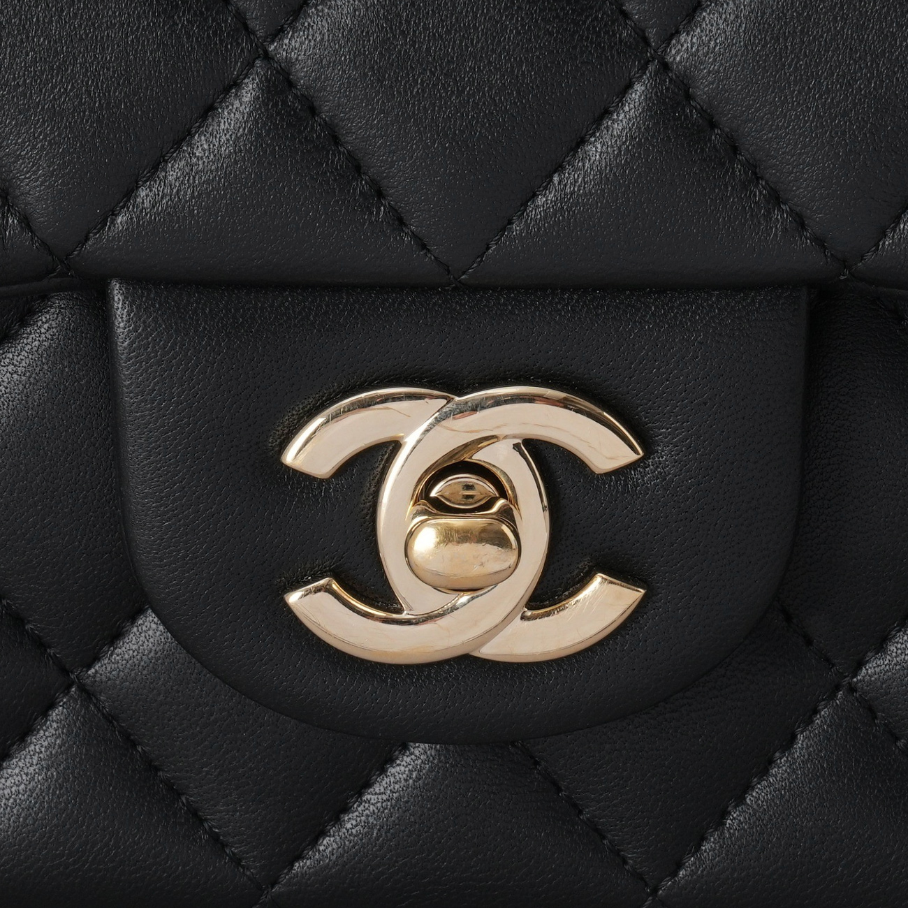 CHANEL(USED)샤넬 램스킨 클래식 뉴미니 탑핸들
