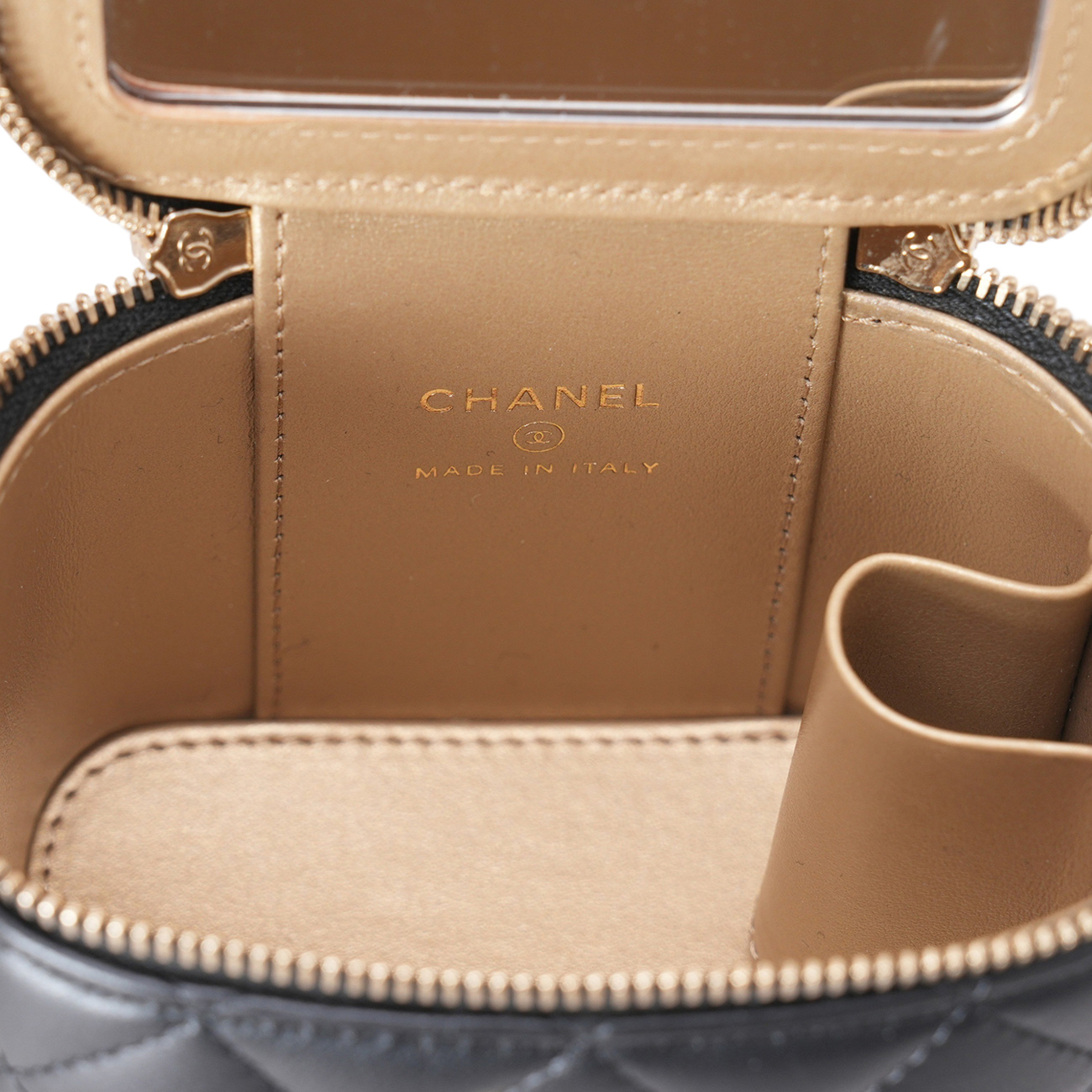 CHANEL(USED)샤넬 AP1447 램스킨 체크볼 베니티 미니 크로스백