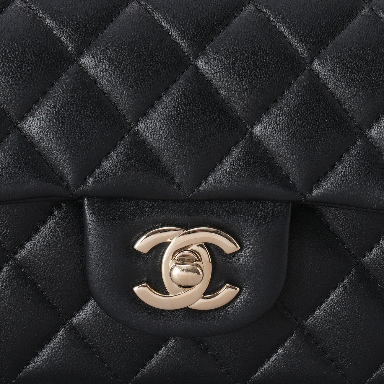 CHANEL(USED)샤넬 램스킨 클래식 뉴미니 탑핸들