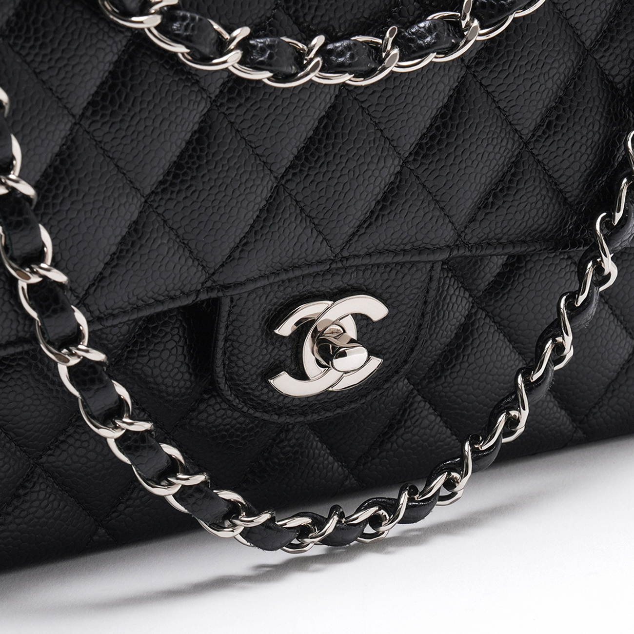 CHANEL(USED)샤넬 캐비어 클래식 미듐 플랩백