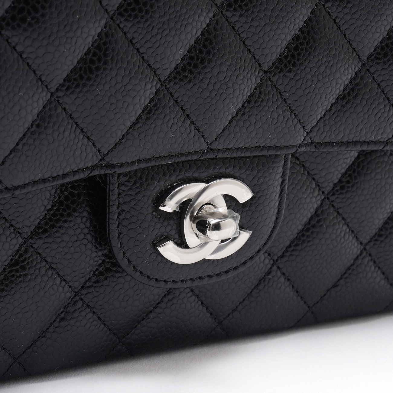 CHANEL(USED)샤넬 캐비어 클래식 미듐 플랩백