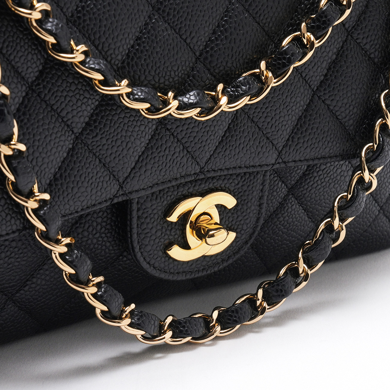 CHANEL(USED)샤넬 캐비어 클래식 미듐 플랩백