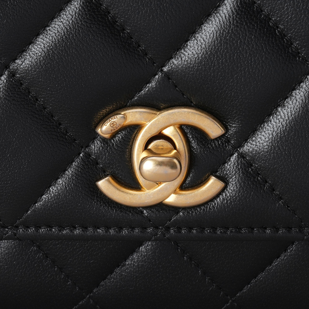 CHANEL(USED)샤넬 AP3964 진주볼 플랩 WOC