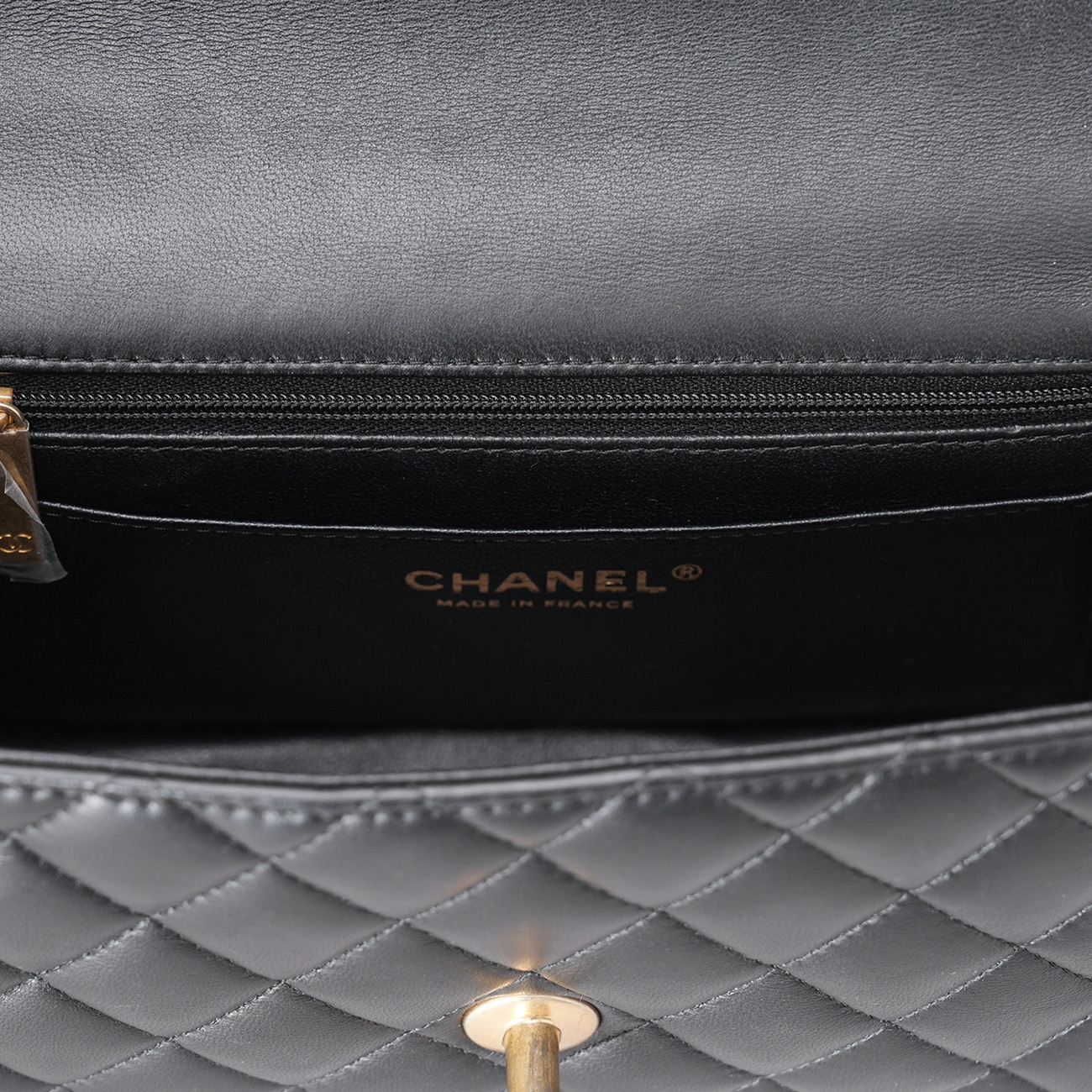 CHANEL(USED)샤넬 AS2431 램스킨 뉴미니 탑핸들 크로스백
