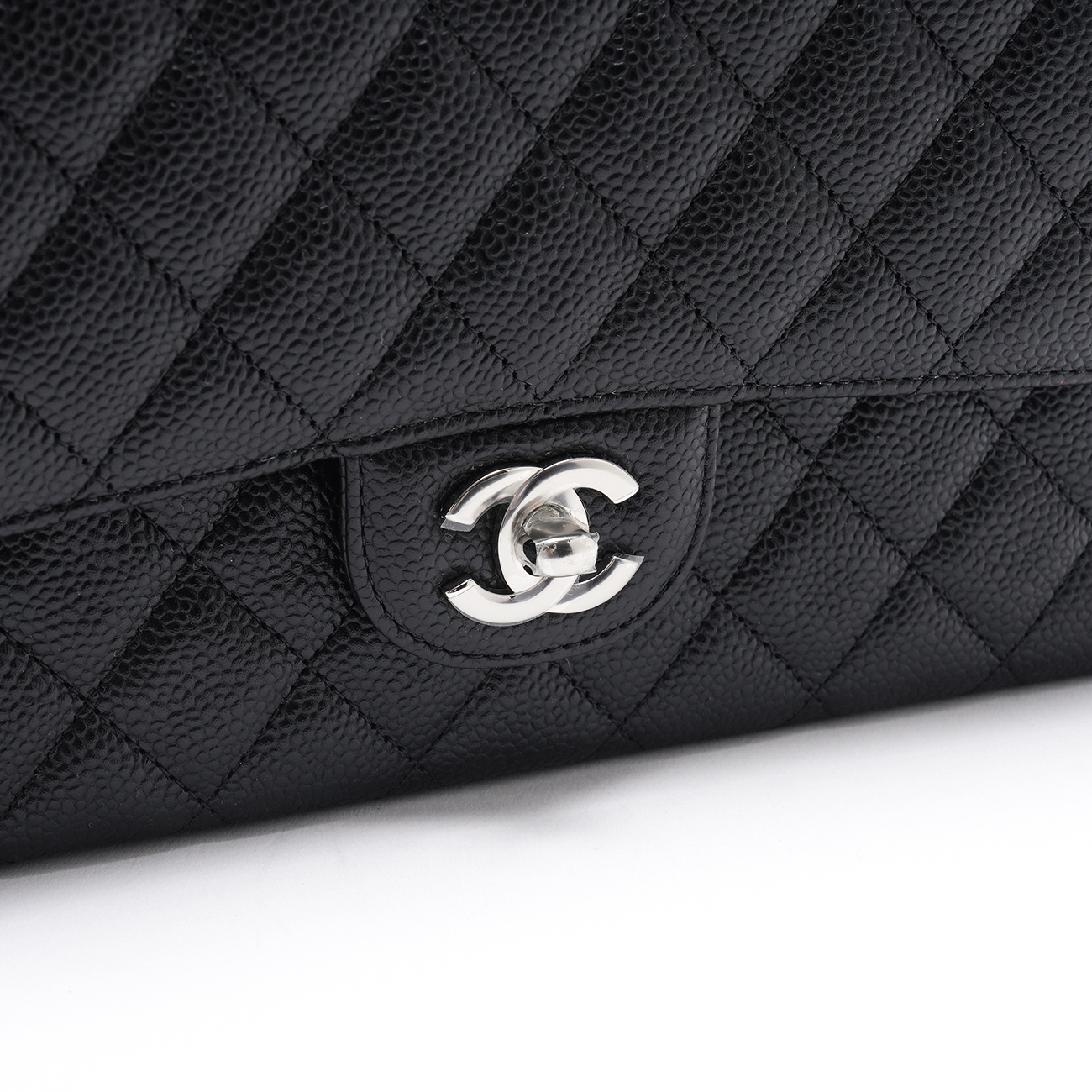 CHANEL(USED)샤넬 캐비어 클래식 미듐 플랩백