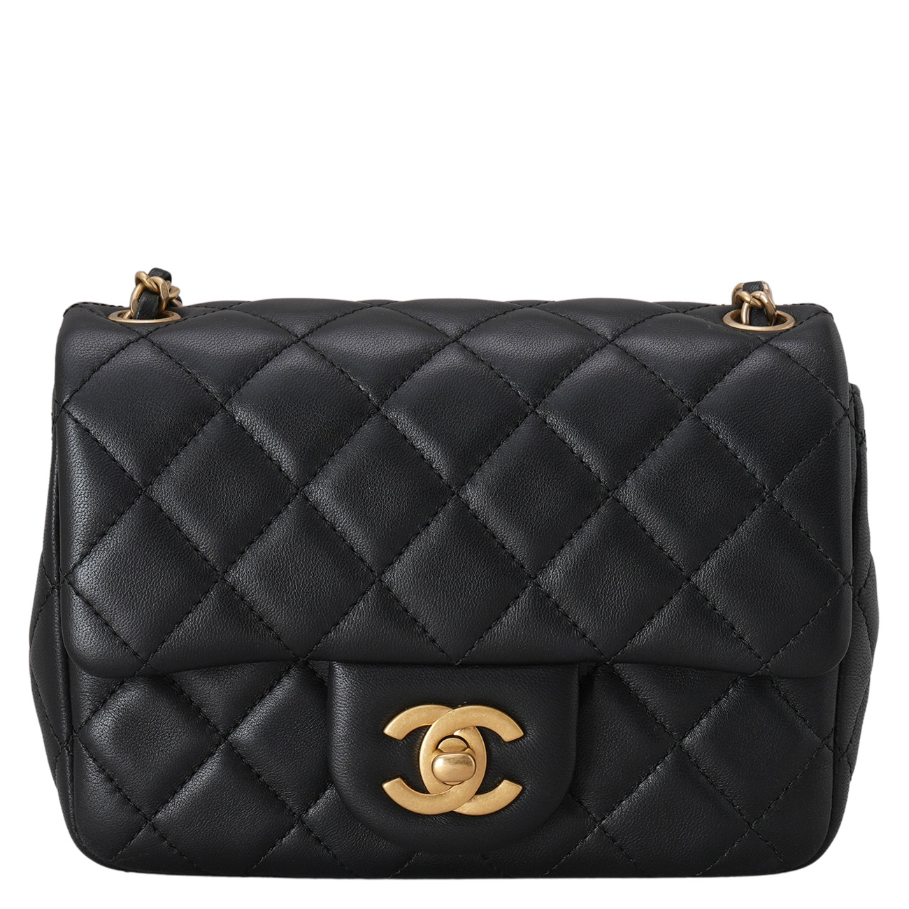 CHANEL(USED)샤넬 AS1786 클래식 쁘띠삭 골든볼 크로스백