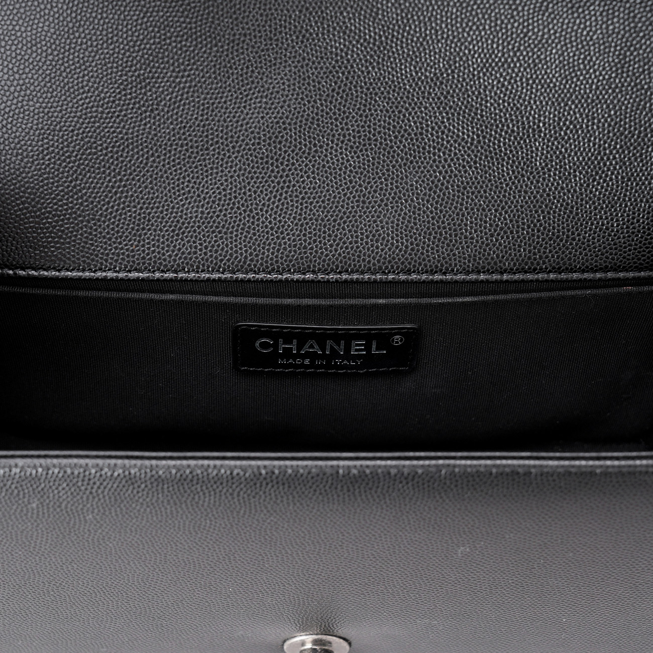 CHANEL(USED)샤넬 캐비어 보이샤넬 미듐 플랩백