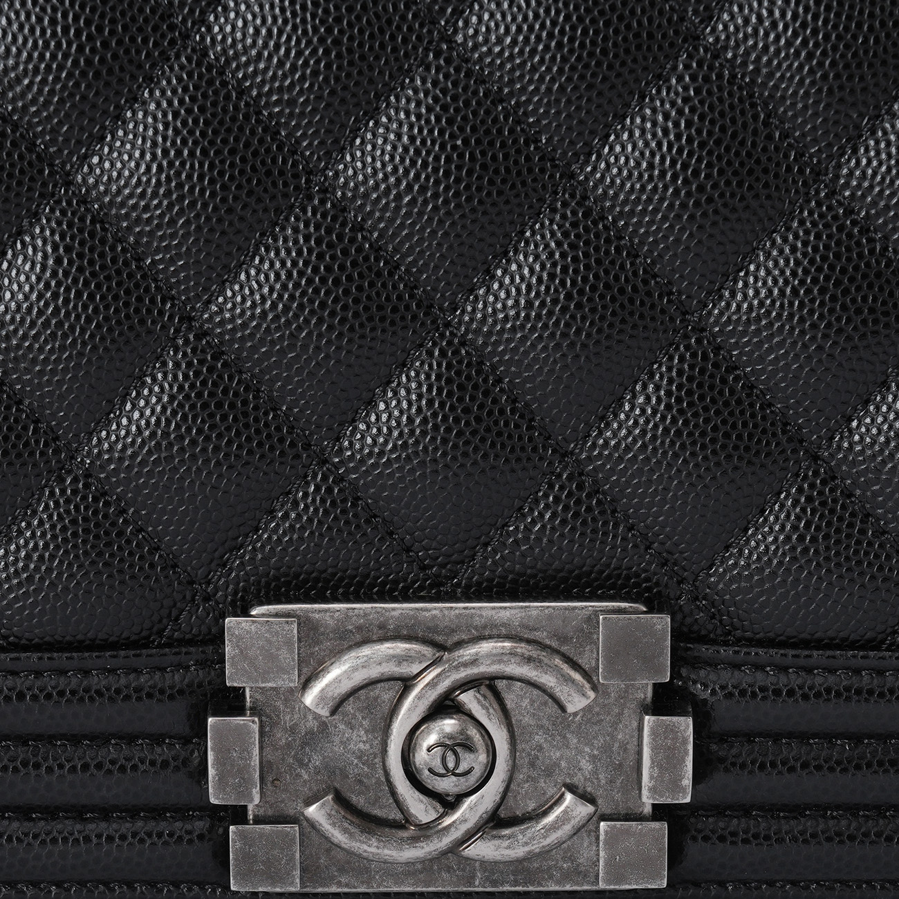 CHANEL(USED)샤넬 캐비어 보이샤넬 미듐 플랩백