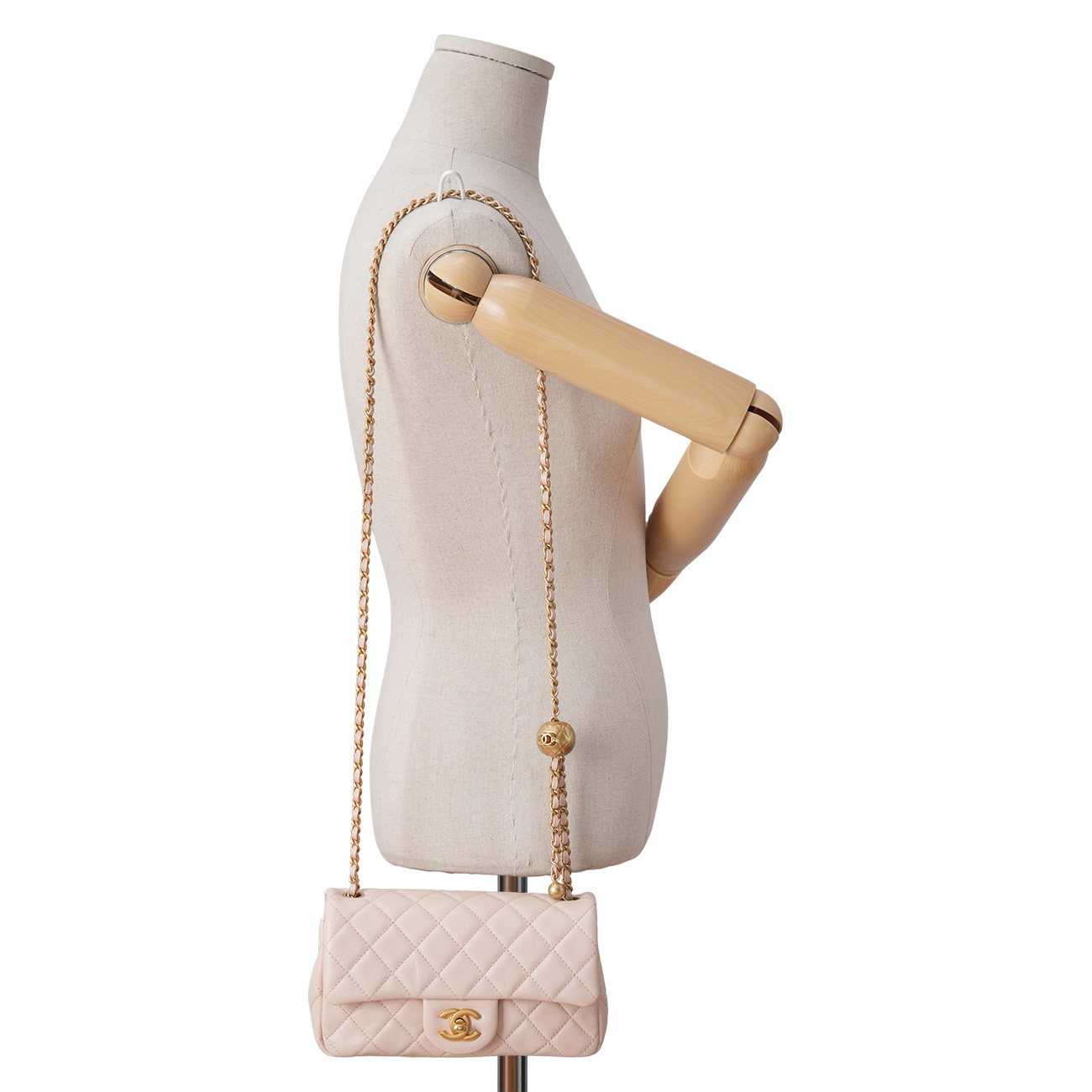 CHANEL(USED)샤넬 램스킨 뉴미니 골든볼 크로스백