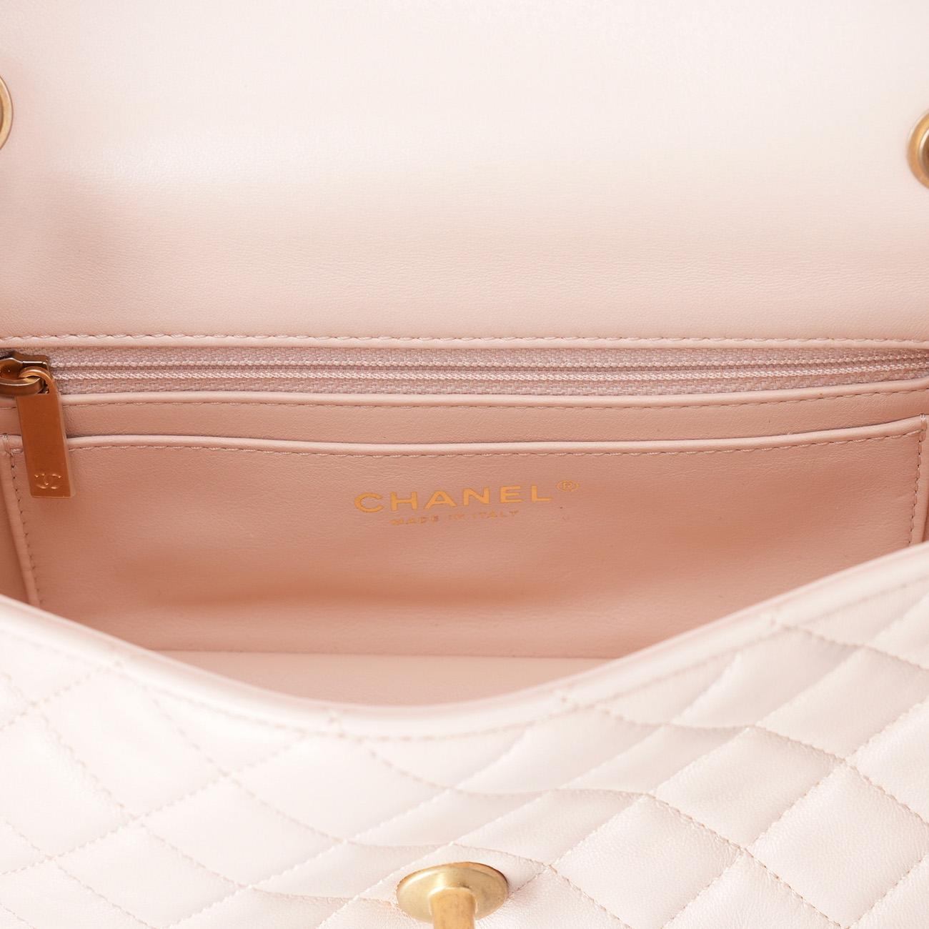 CHANEL(USED)샤넬 램스킨 뉴미니 골든볼 크로스백
